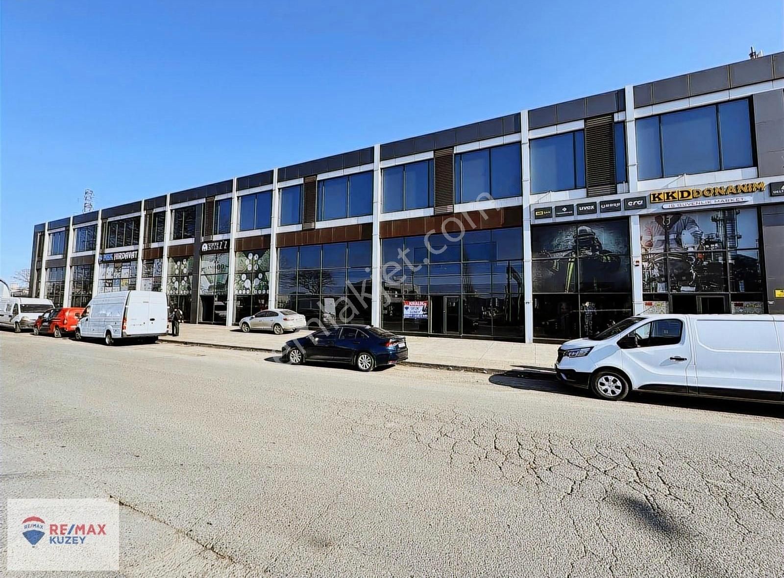 Örnek Sanayi Tramvay Durağına Cephe 280 M2 Kiralık Dükkan