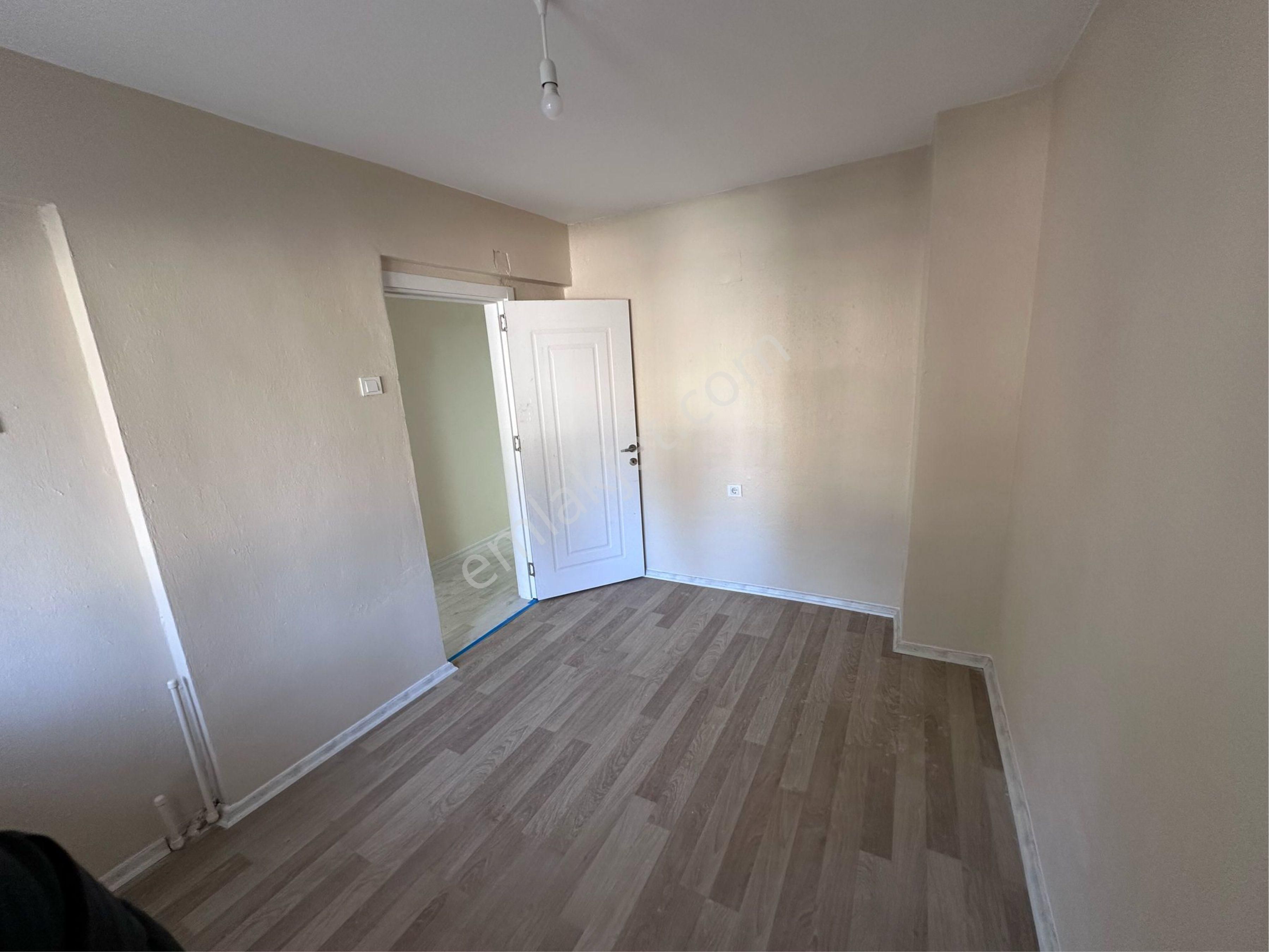 Cumhuriyet Mahallesi Hesaplı 2+1 Satılık Daire