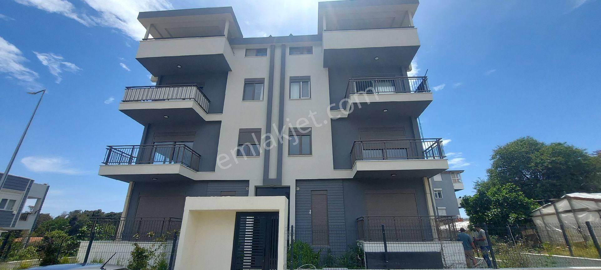 Kızılot’ta Denize Ve Ana Yola Yakın, Havuzlu – Spor Salonlu Yeni 2+1 Daire!