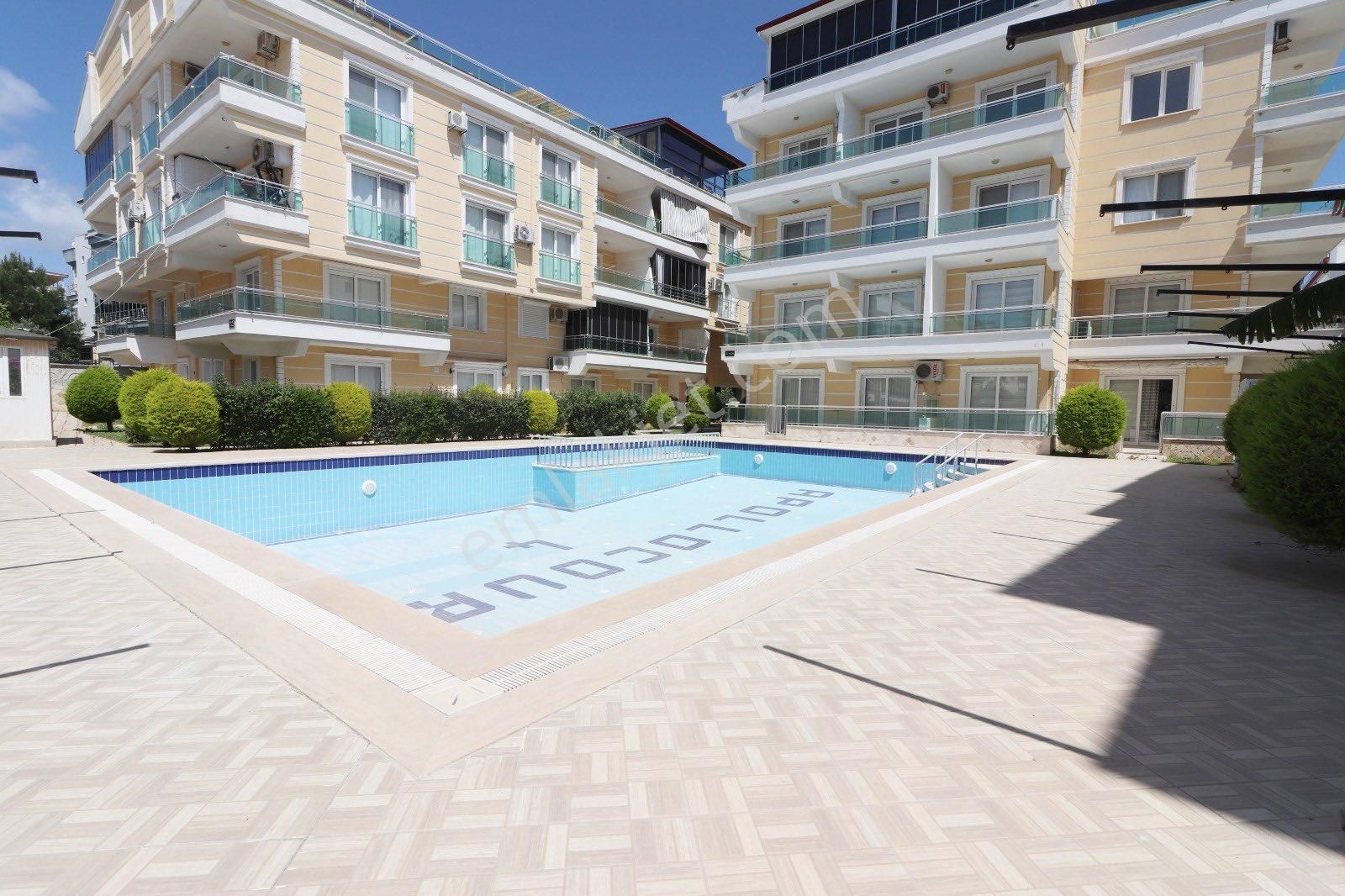 Didim Efeler Mahallesi Havuzlu Site İçinde 2+1 Ayrı Mutfak Daire