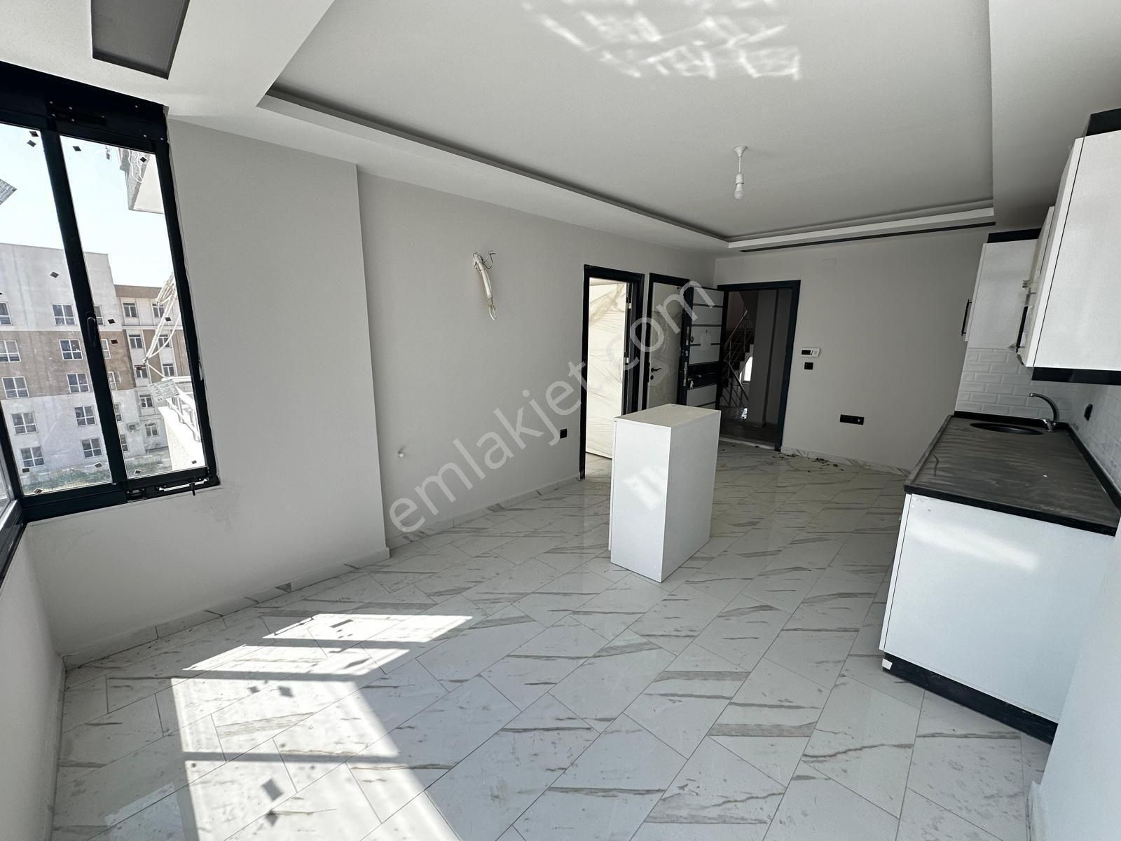 Sarıçam Gültepe De Bulvar Üstü İskanlı 1+1 Daire