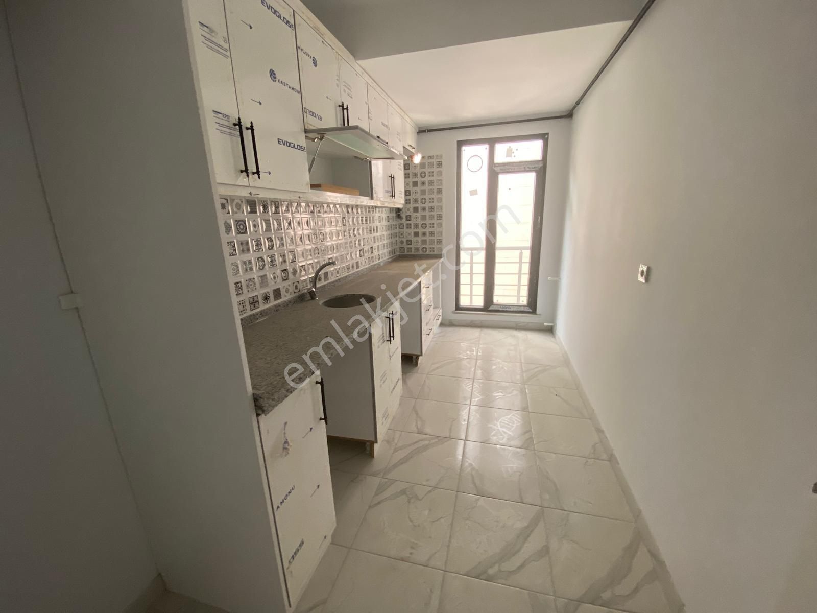 Beylikdüzü Yakuplu Mahallesi 2+1 Yeni Bina Satılık Daire