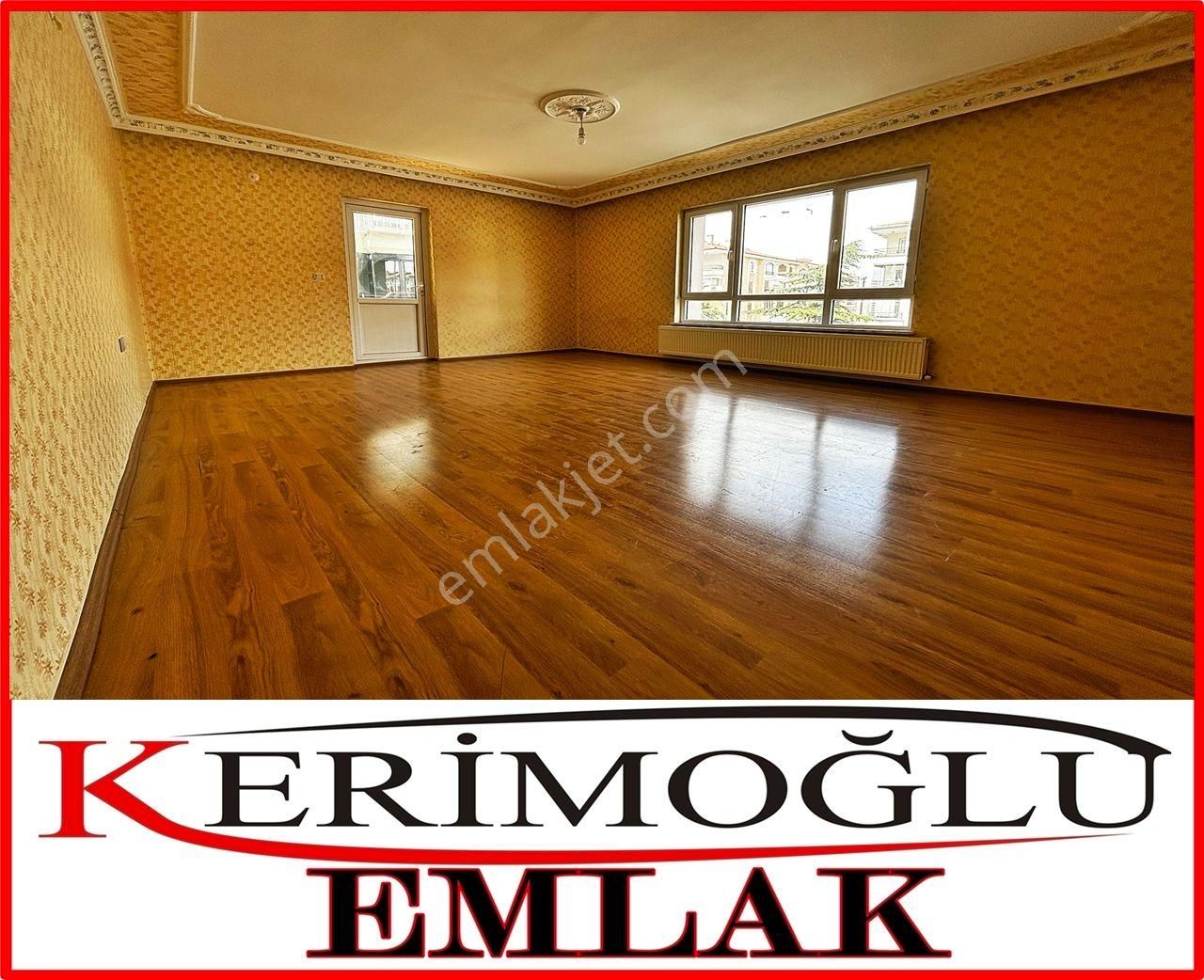 Yayla'da Cadde Üzeri 3+1 Çift Banyo Asansörlü Satılık Daire