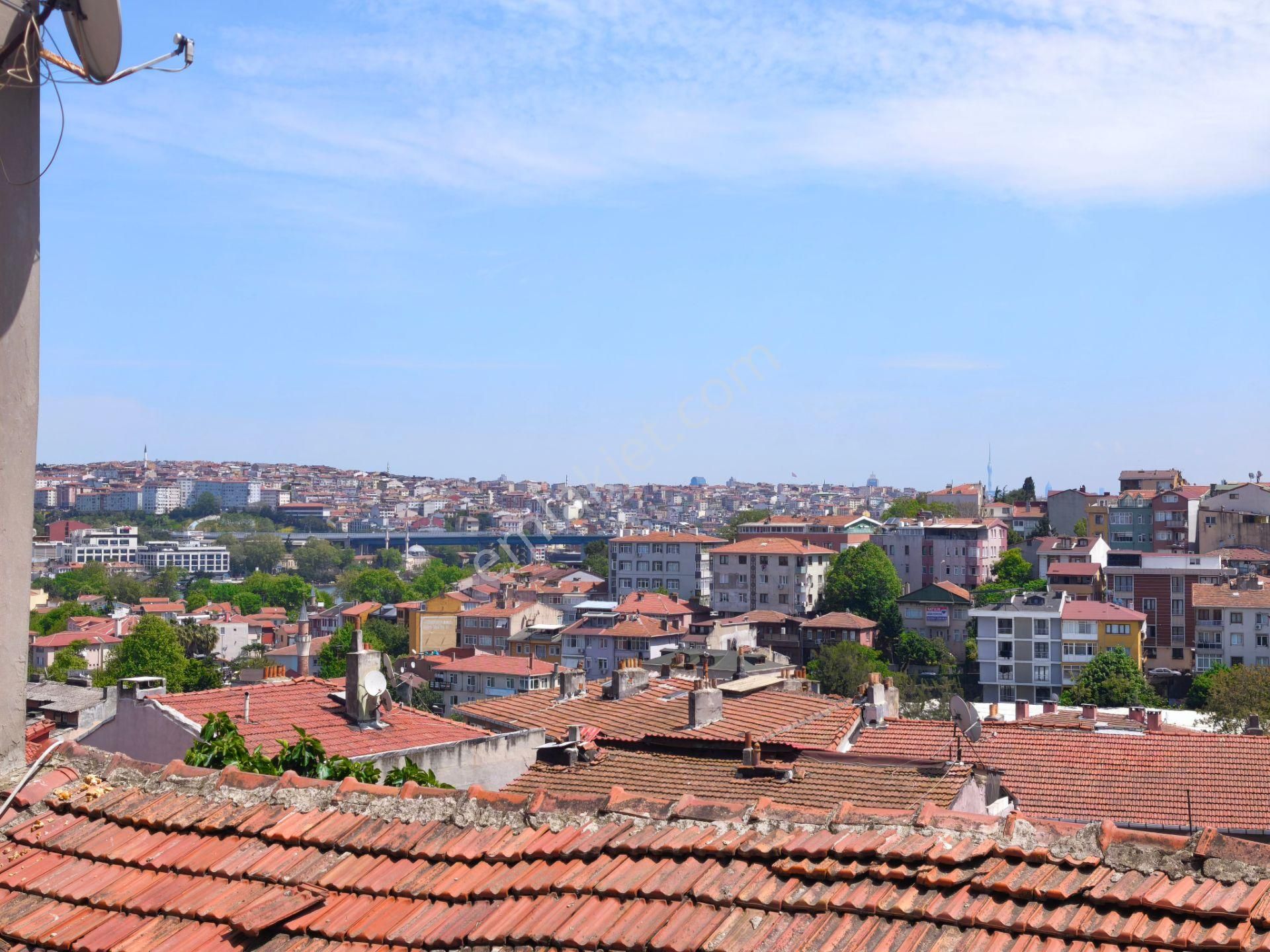 Eyüp Düğmeciler, 3+2 Ters Dublex , 15-16 Yıllık , Çok Havadar , Bakımlı , Masrafsız,bahçeli