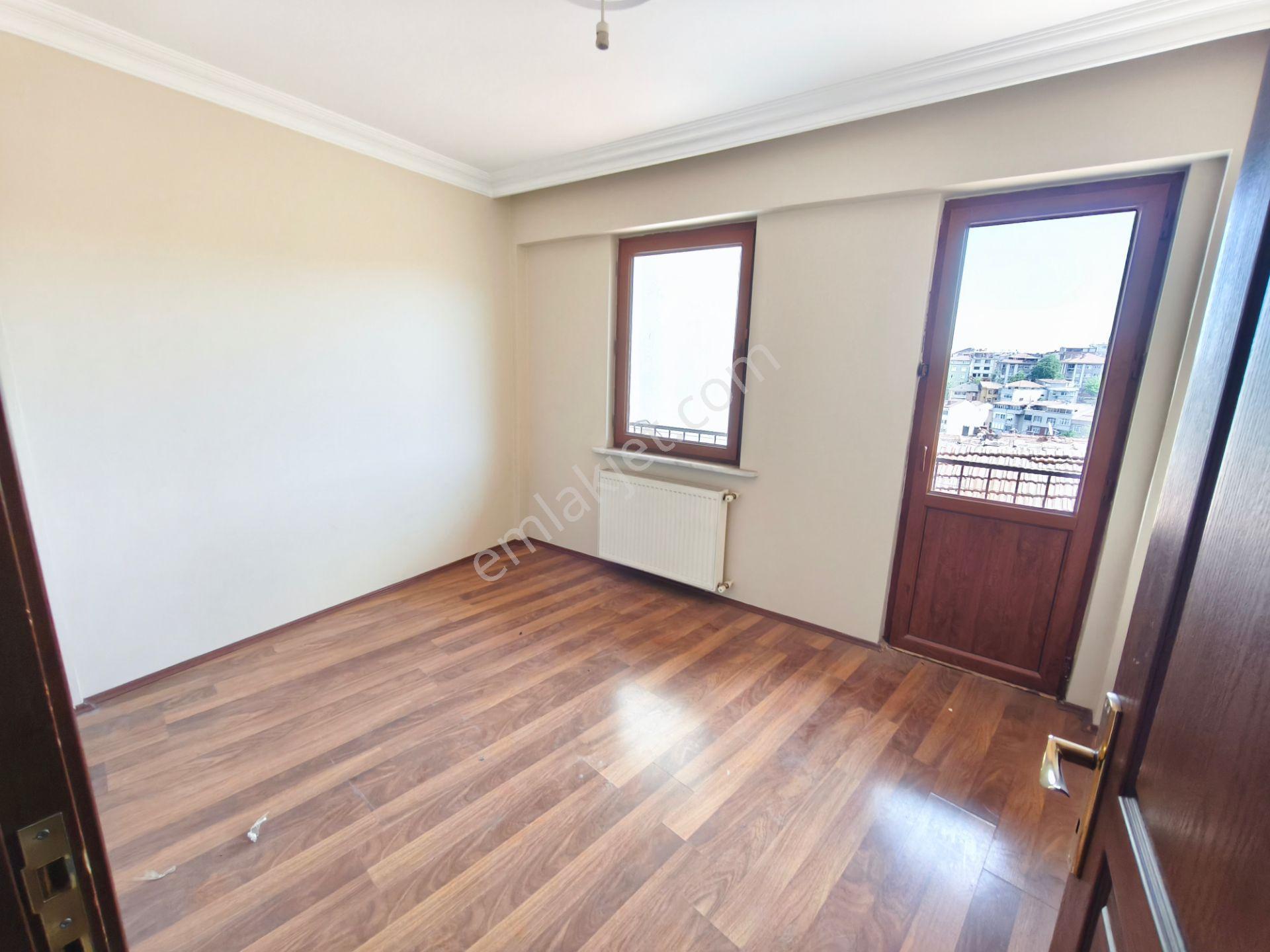 Eyüp Düğmeciler, 3+2 Ters Dublex , 15-16 Yıllık , Çok Havadar , Bakımlı , Masrafsız,bahçeli - Görsel 7