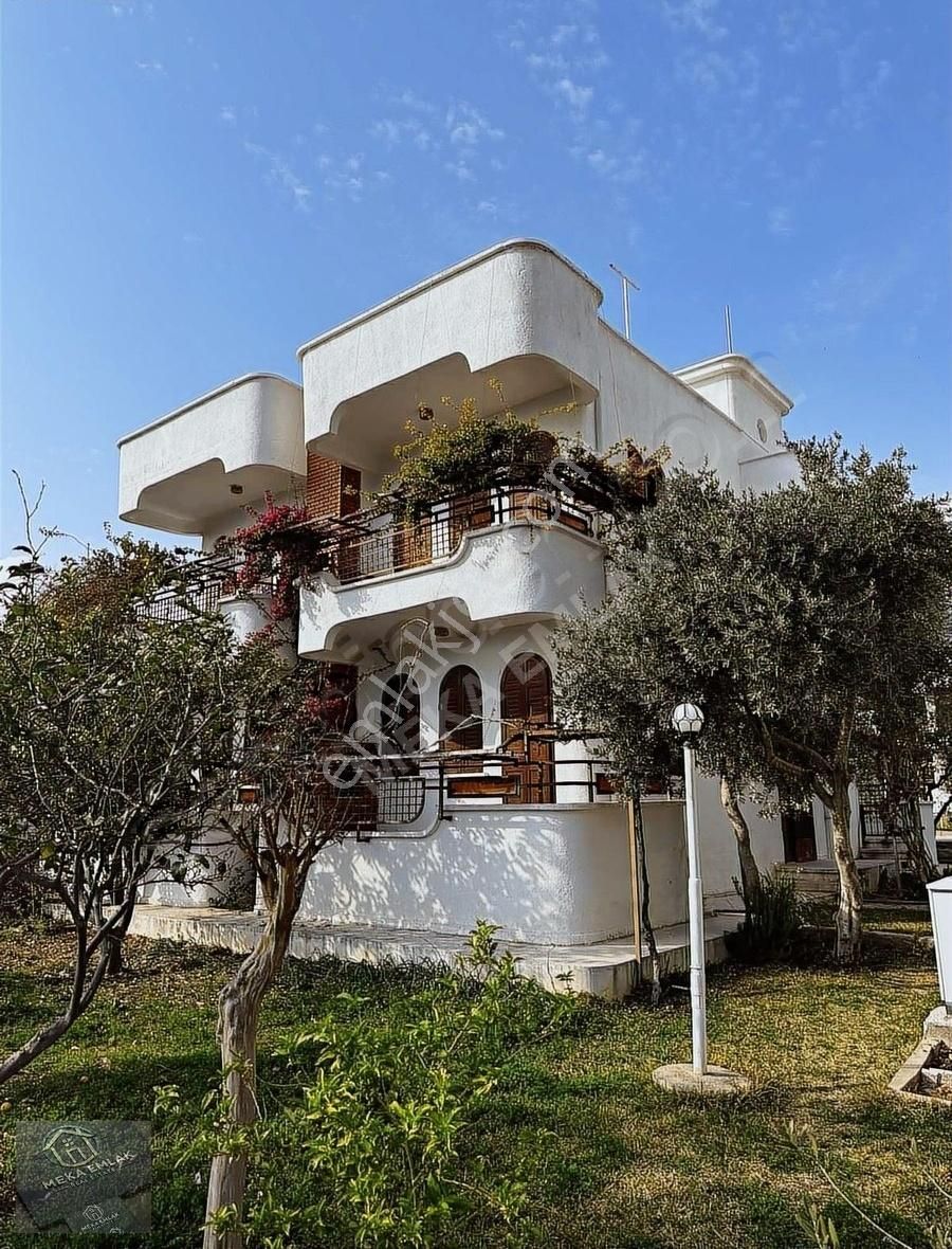 Meka'dan Denize 200m Satılık Villa