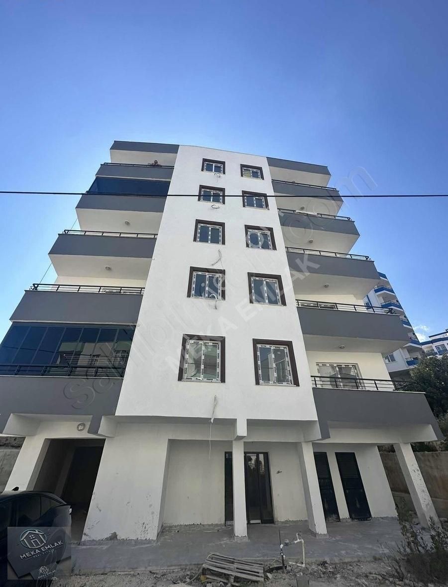 Meka'dan Taşucu Merkezde Deniz Manzaralı 2+1 Yatırımlık Daire