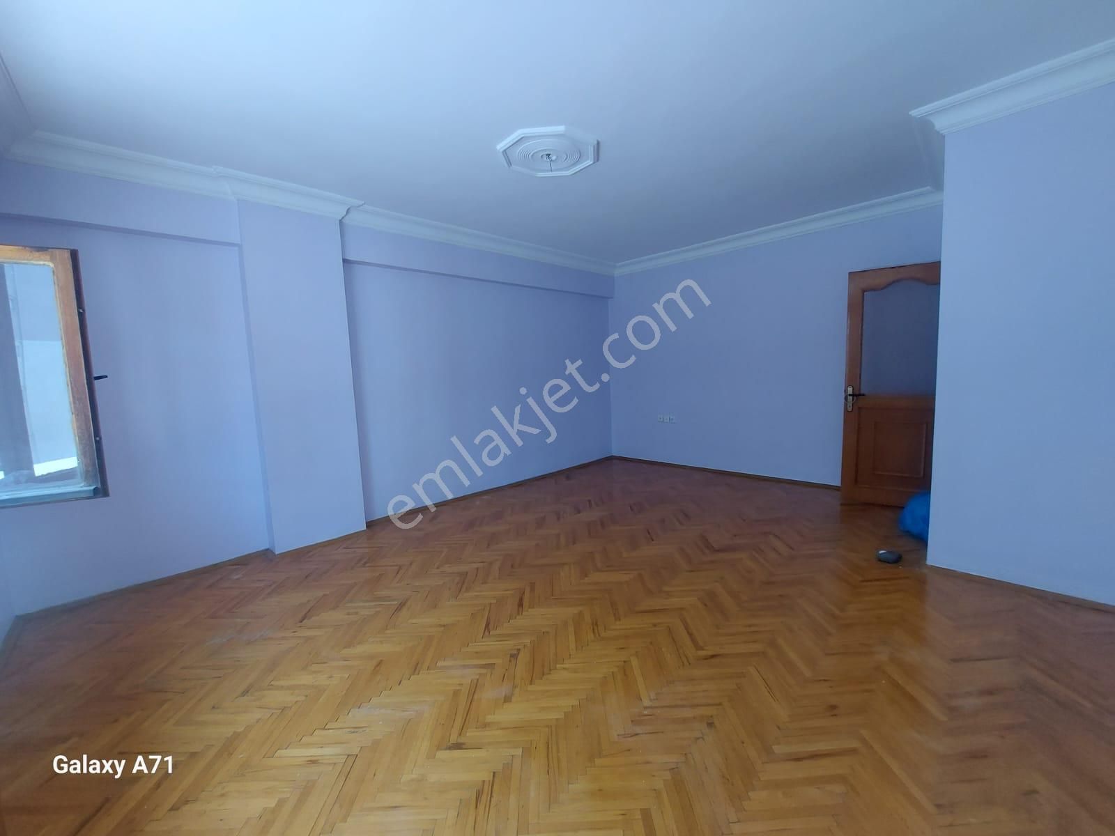 Bahcelievler Çamlık Caddesi Kiralık 2+1 100 M2 Asansörlü