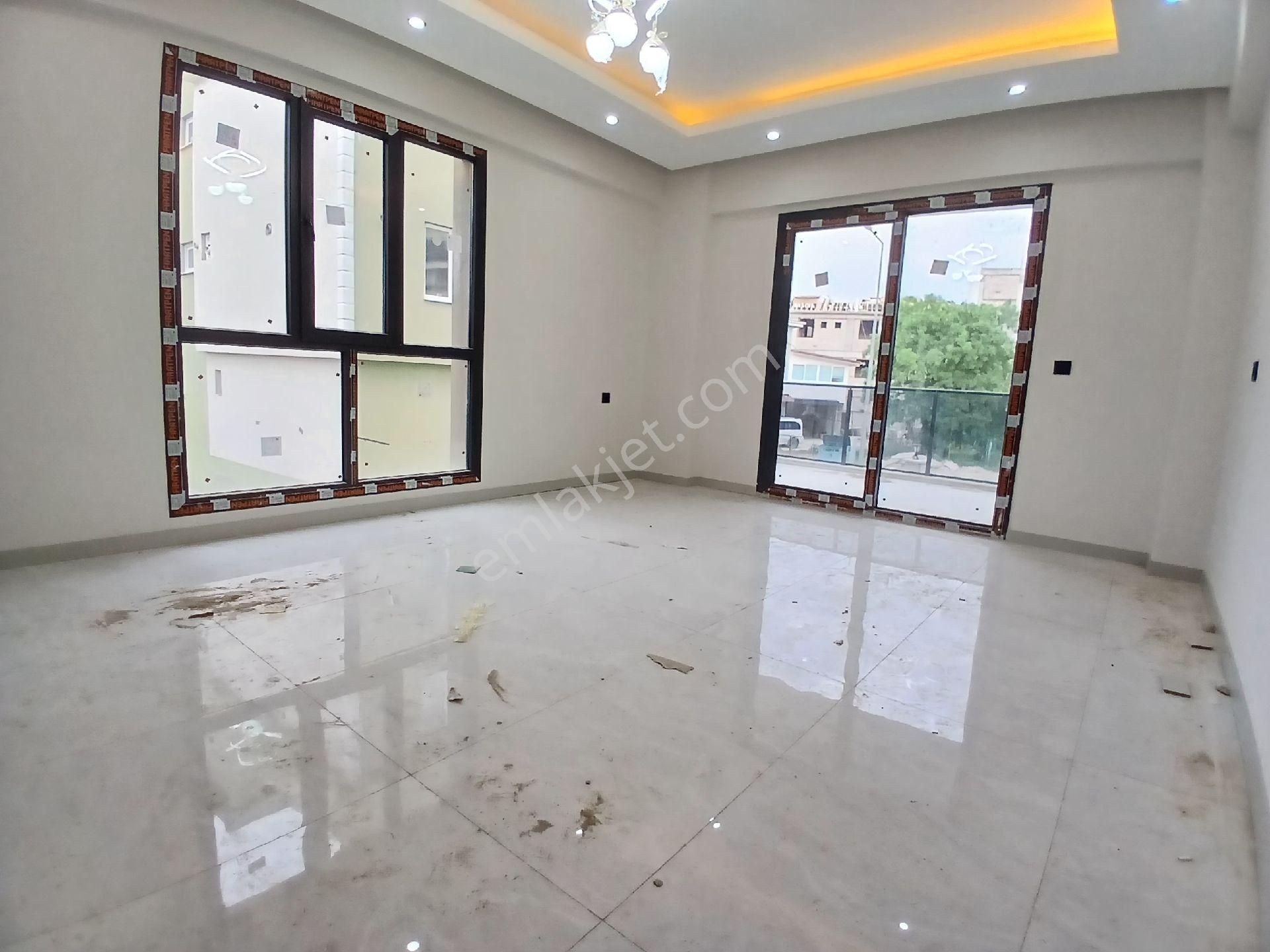 Şemikler'de Sıfır 3+1 Brüt 160 M2 Daire. Ebeveyn Banyolu...