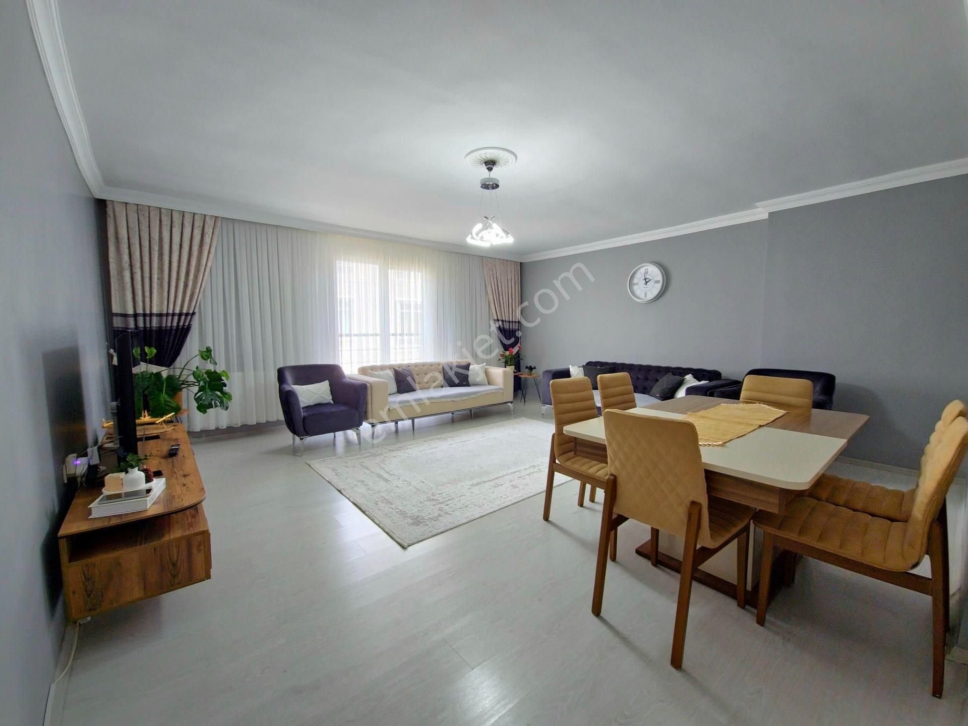 Kapalı Otoparklı,asansörlü İskanlı Satılık 4+1 Çatı Dubleks