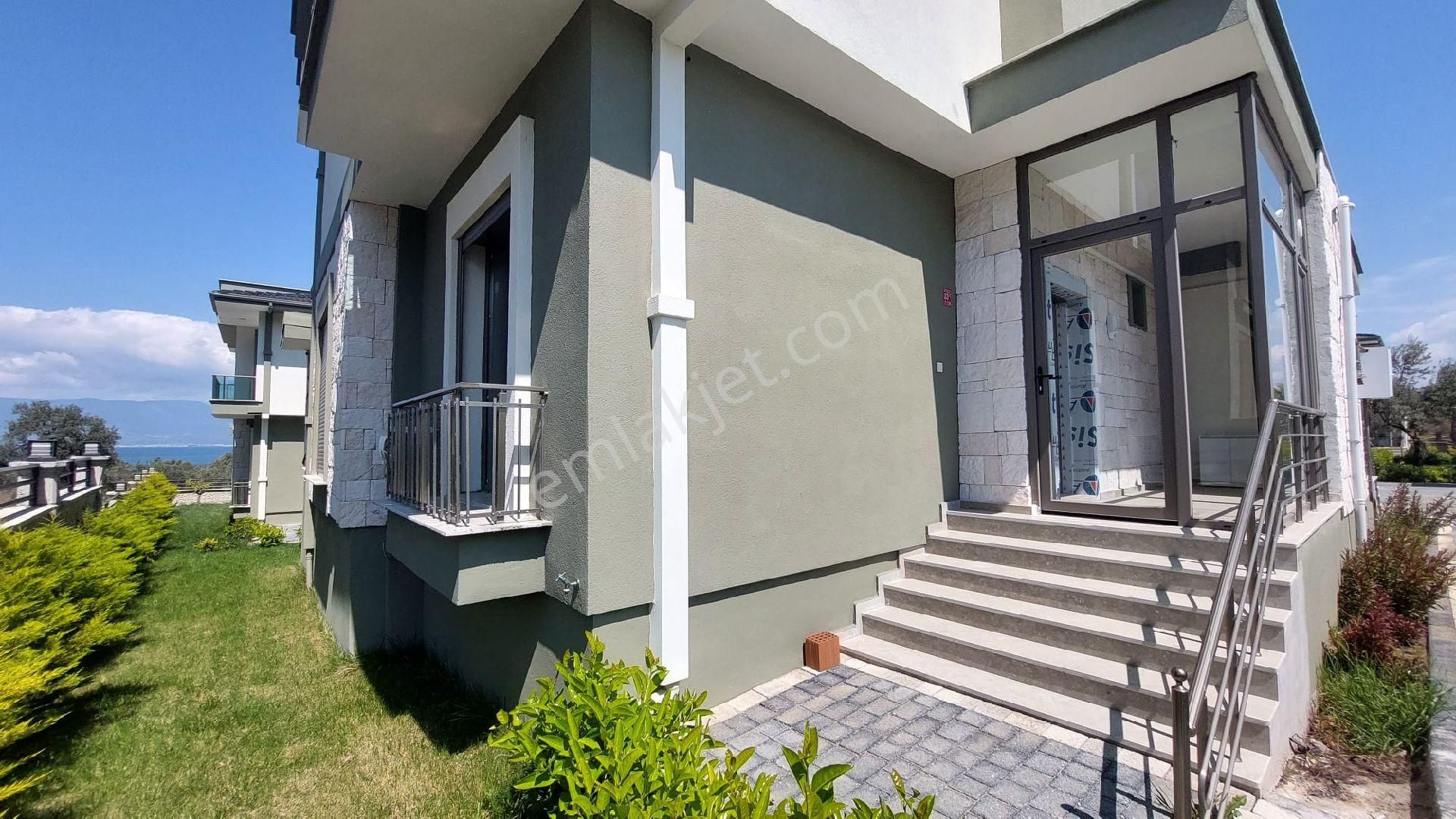 Burhaniyeli Deniz E Sıfır Site Havuzlu 4+1 Tripleks
