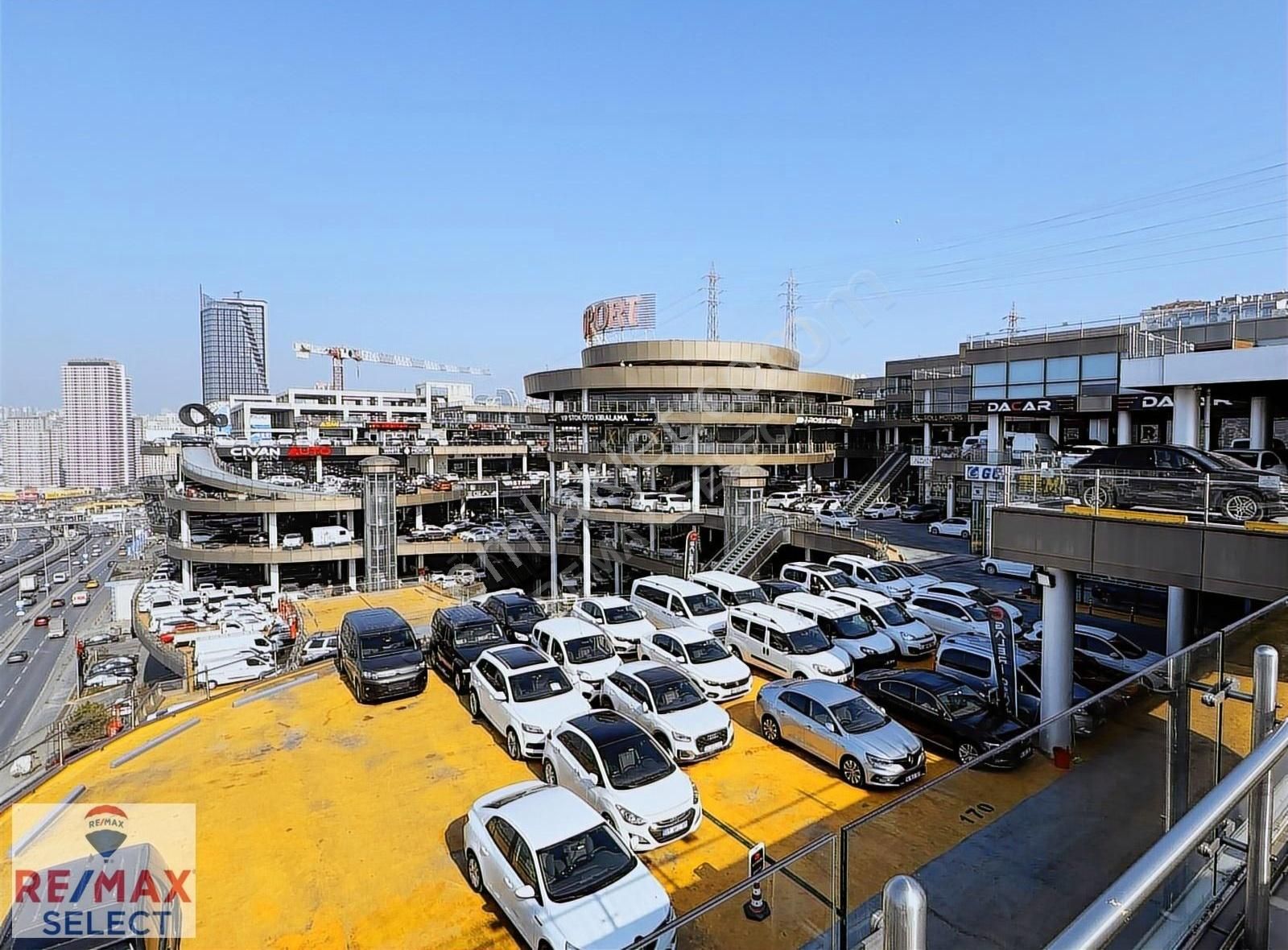 Otoport Avm'de En Fazla Araç Kapasiteli 1200 M2 Satılık Dükkan