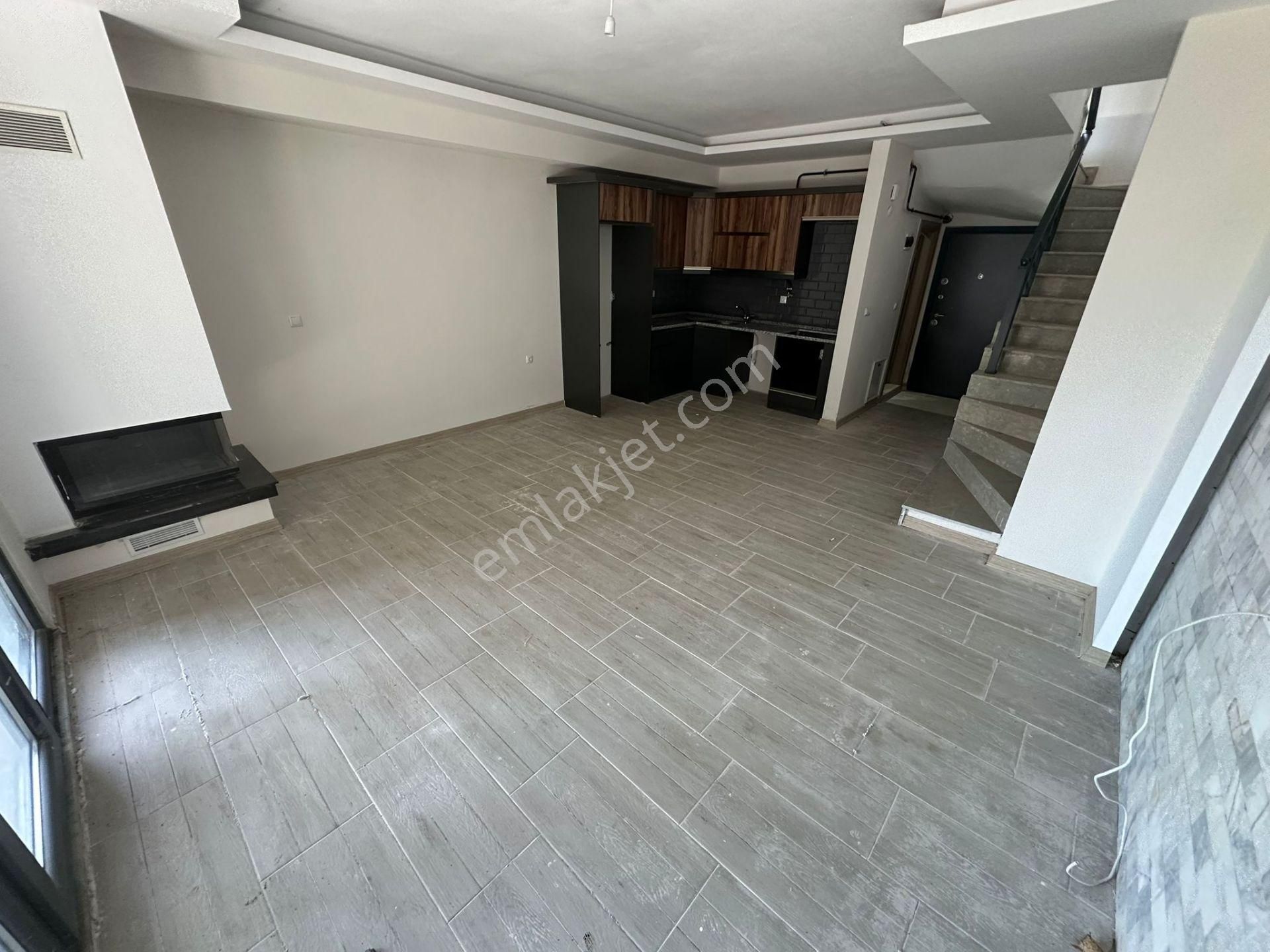 Turyap Sinan Varlık'tan Satılık Şömineli 2+1 Sıfır Dubleks Villa - Görsel 9