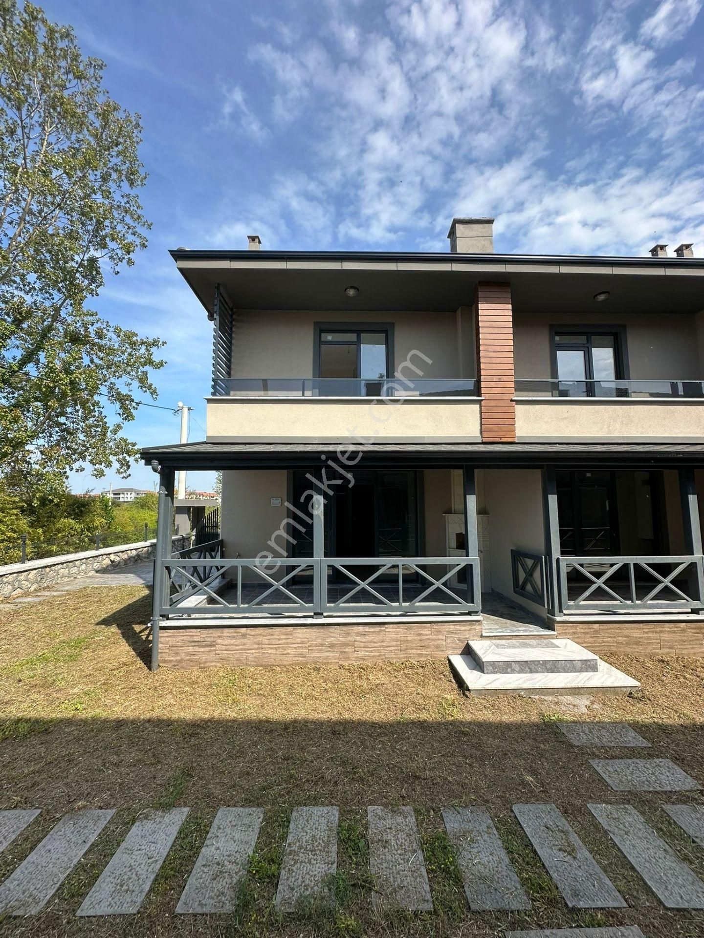 Turyap Sinan Varlık'tan Satılık Şömineli 2+1 Sıfır Dubleks Villa - Görsel 3