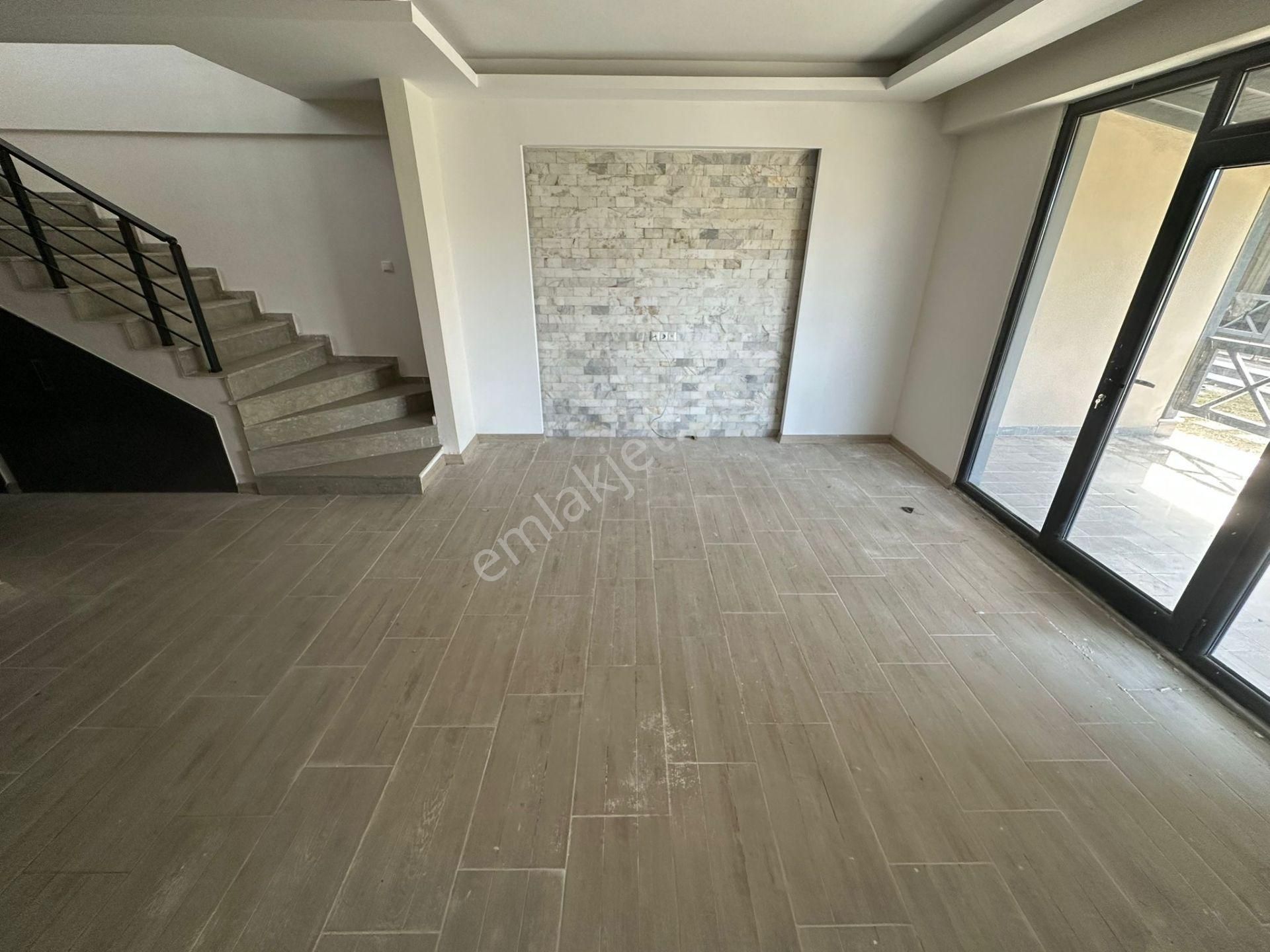 Turyap Sinan Varlık'tan Satılık Şömineli 2+1 Sıfır Dubleks Villa - Görsel 10