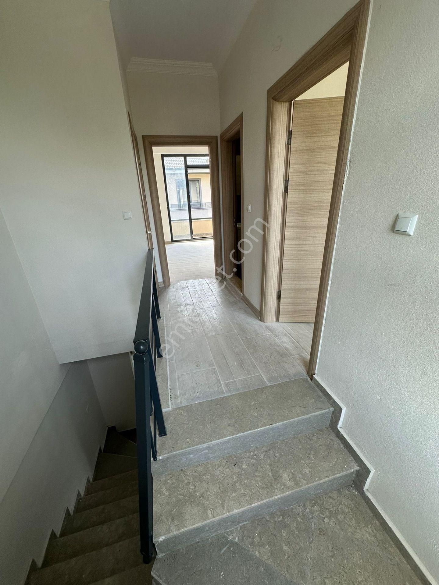 Turyap Sinan Varlık'tan Satılık Şömineli 2+1 Sıfır Dubleks Villa - Görsel 21