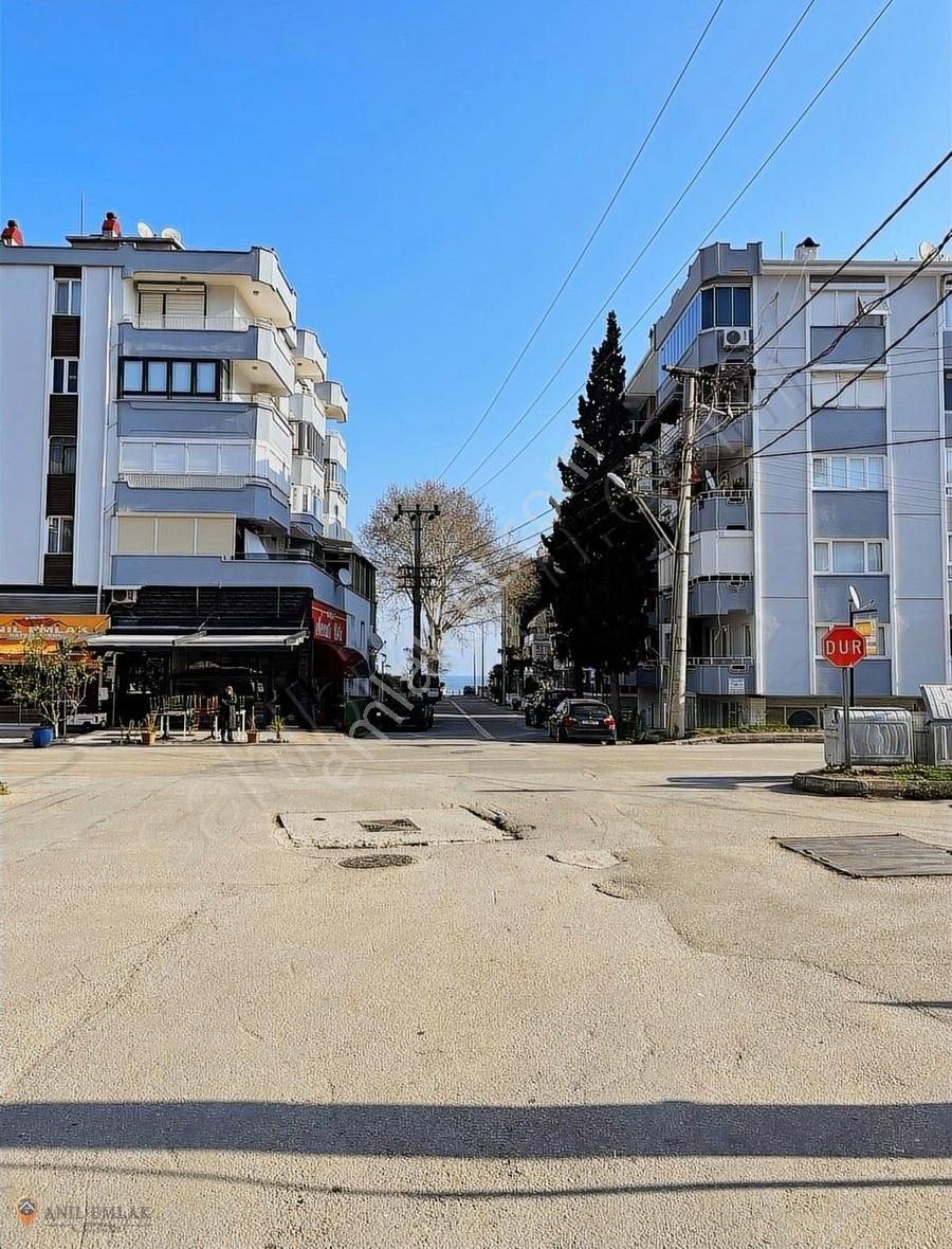 Anıl Emlak'tan Güzelyalı'da Arakat Eşyalı Kiralık Daire