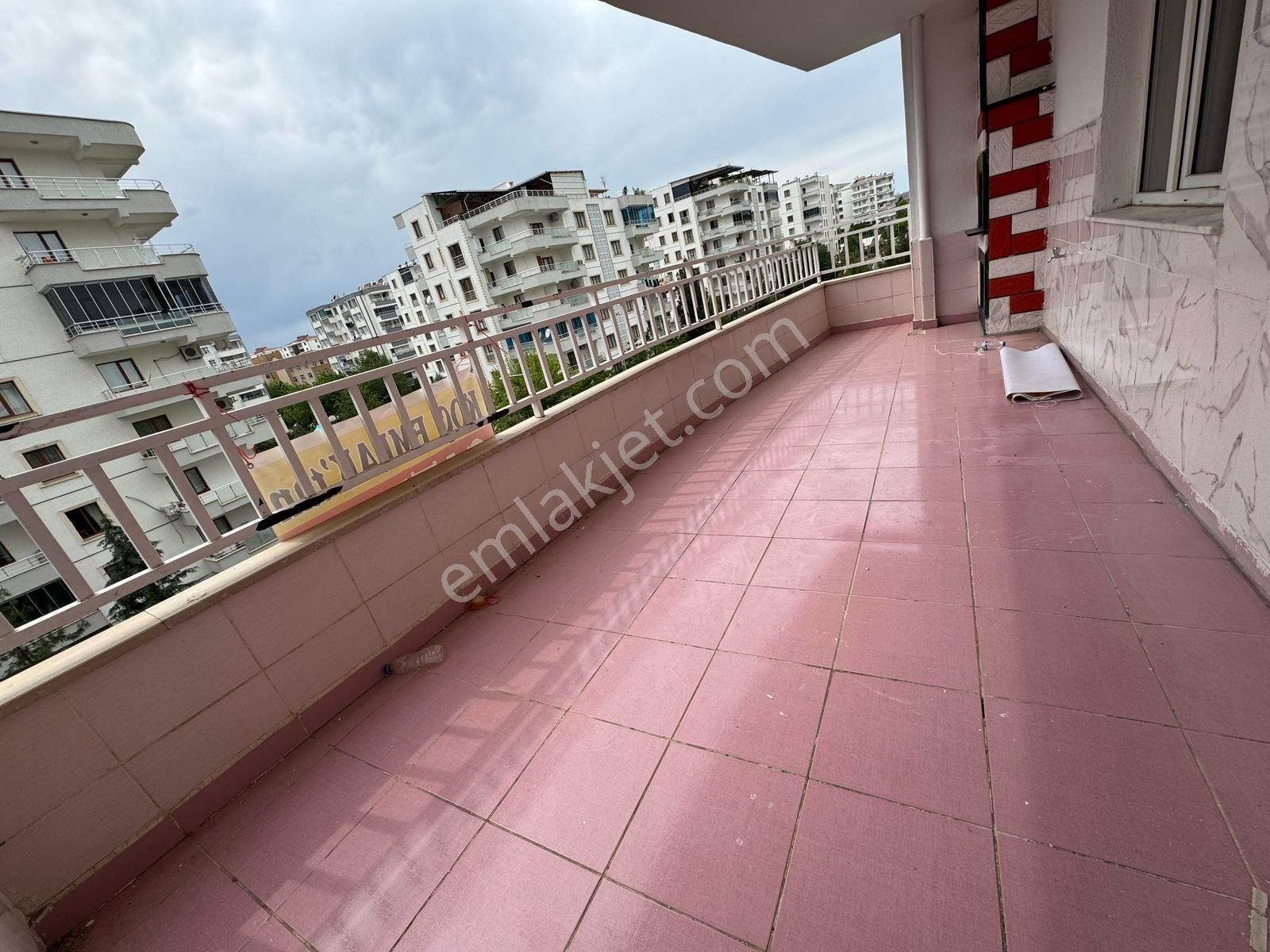 Toptancılar Ali Kuşçu Civarı 4+1 Satılık Daire