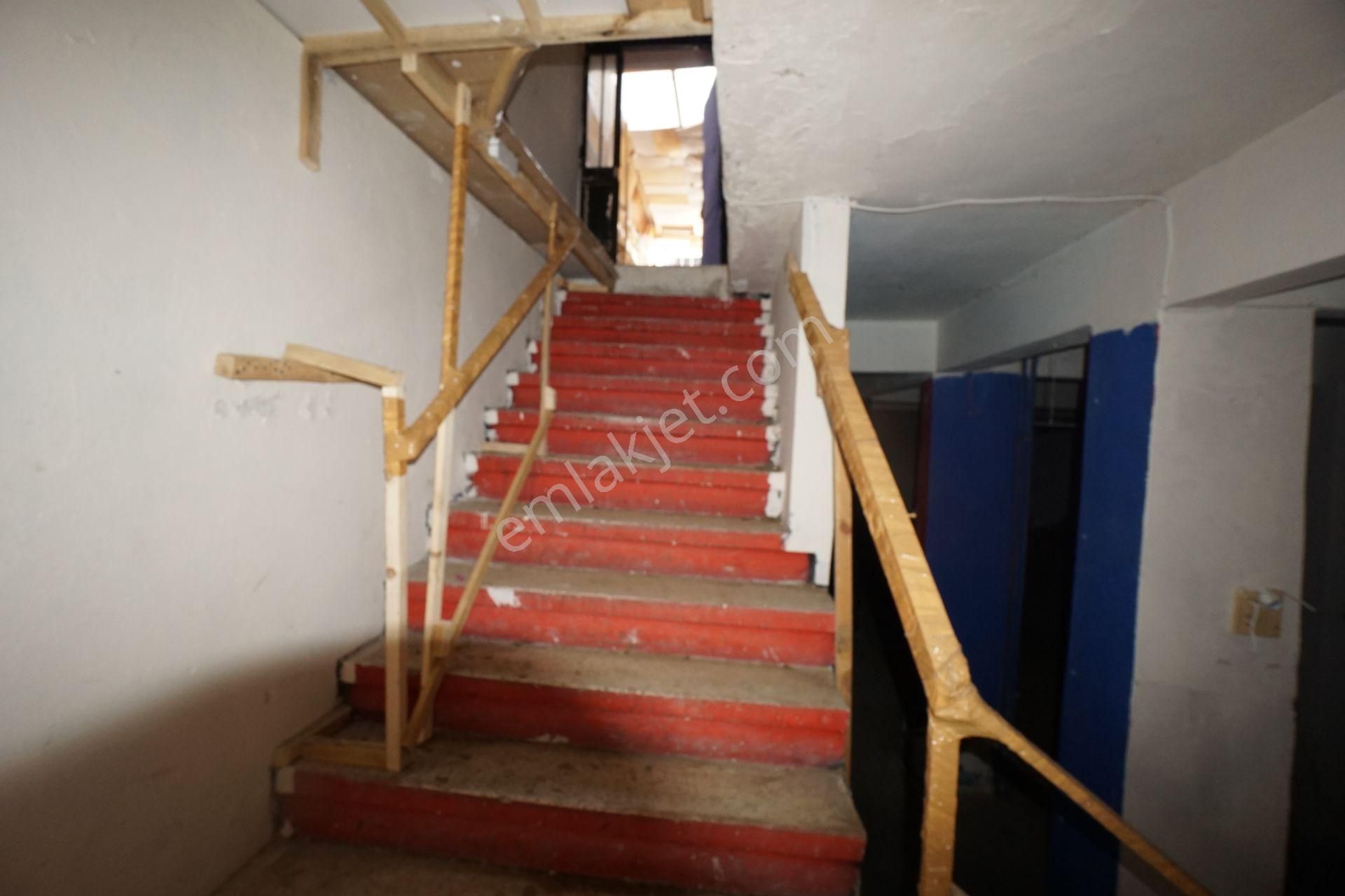 Meral R6114 Hürriyet Cd Girişli Geniş 250m2 Kiralık Depo İşyeri - Görsel 7