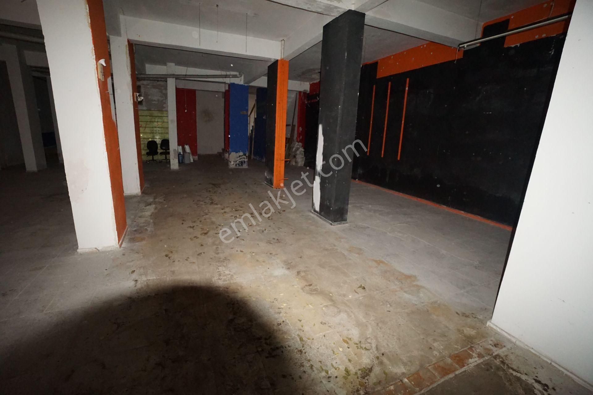 Meral R6114 Hürriyet Cd Girişli Geniş 250m2 Kiralık Depo İşyeri - Görsel 5
