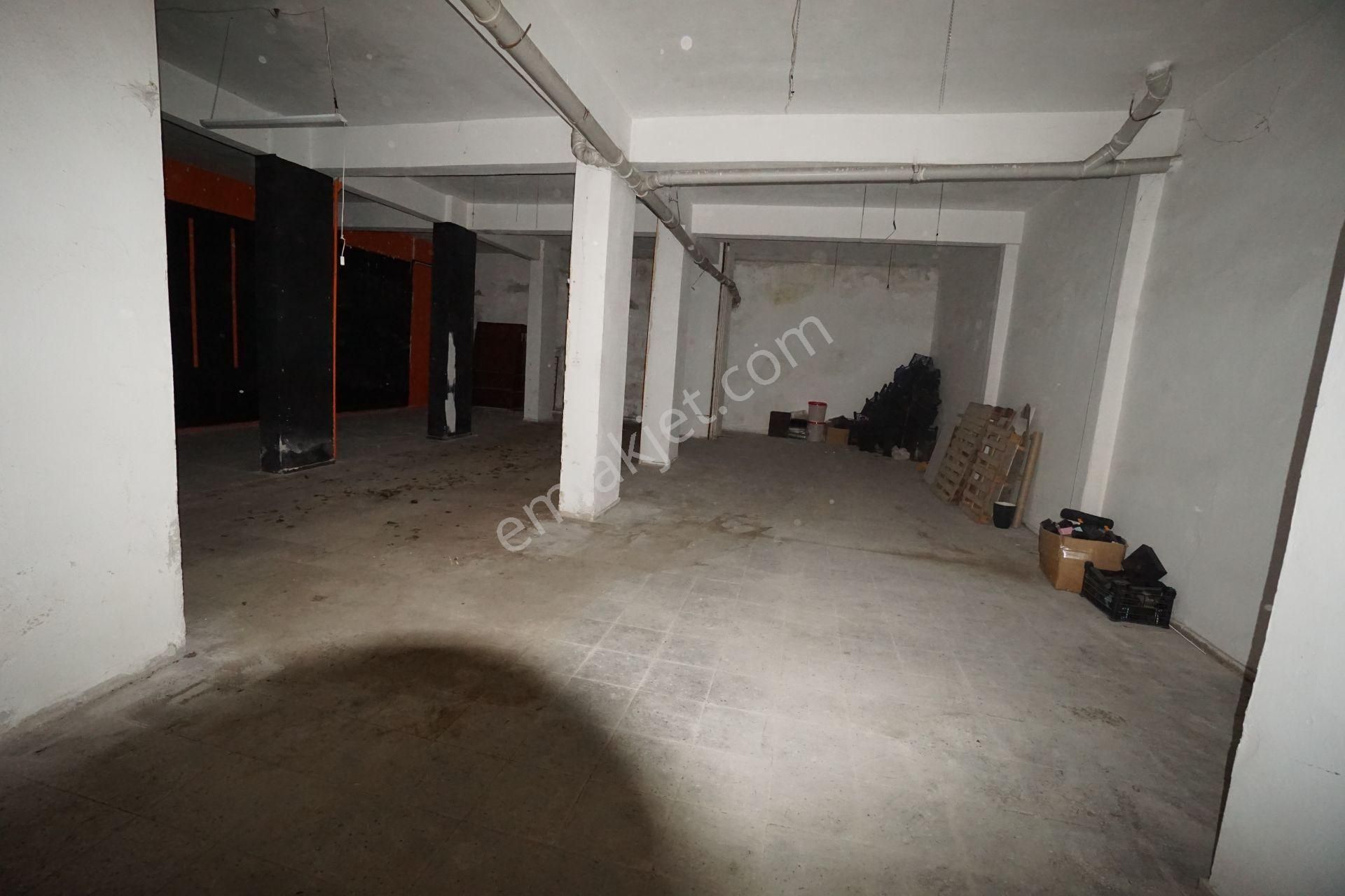 Meral R6114 Hürriyet Cd Girişli Geniş 250m2 Kiralık Depo İşyeri - Görsel 3