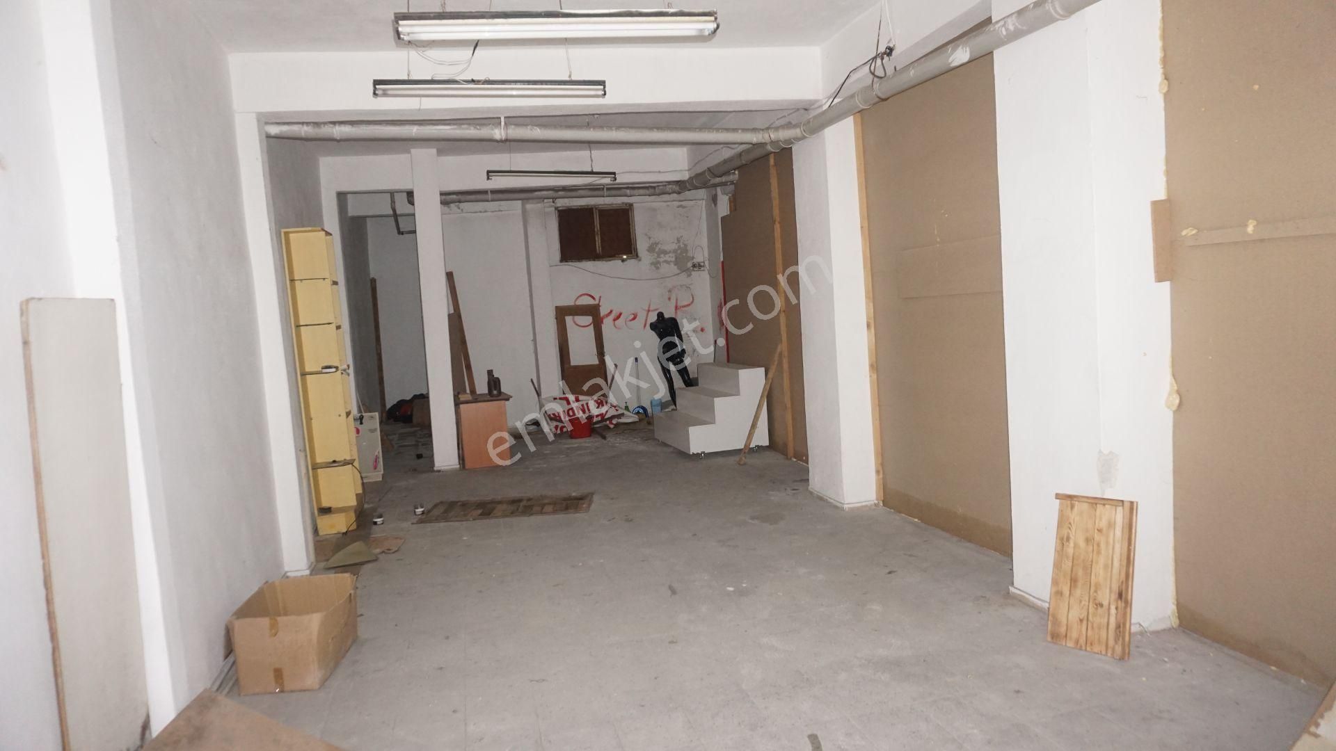 Meral R6114 Hürriyet Cd Girişli Geniş 250m2 Kiralık Depo İşyeri
