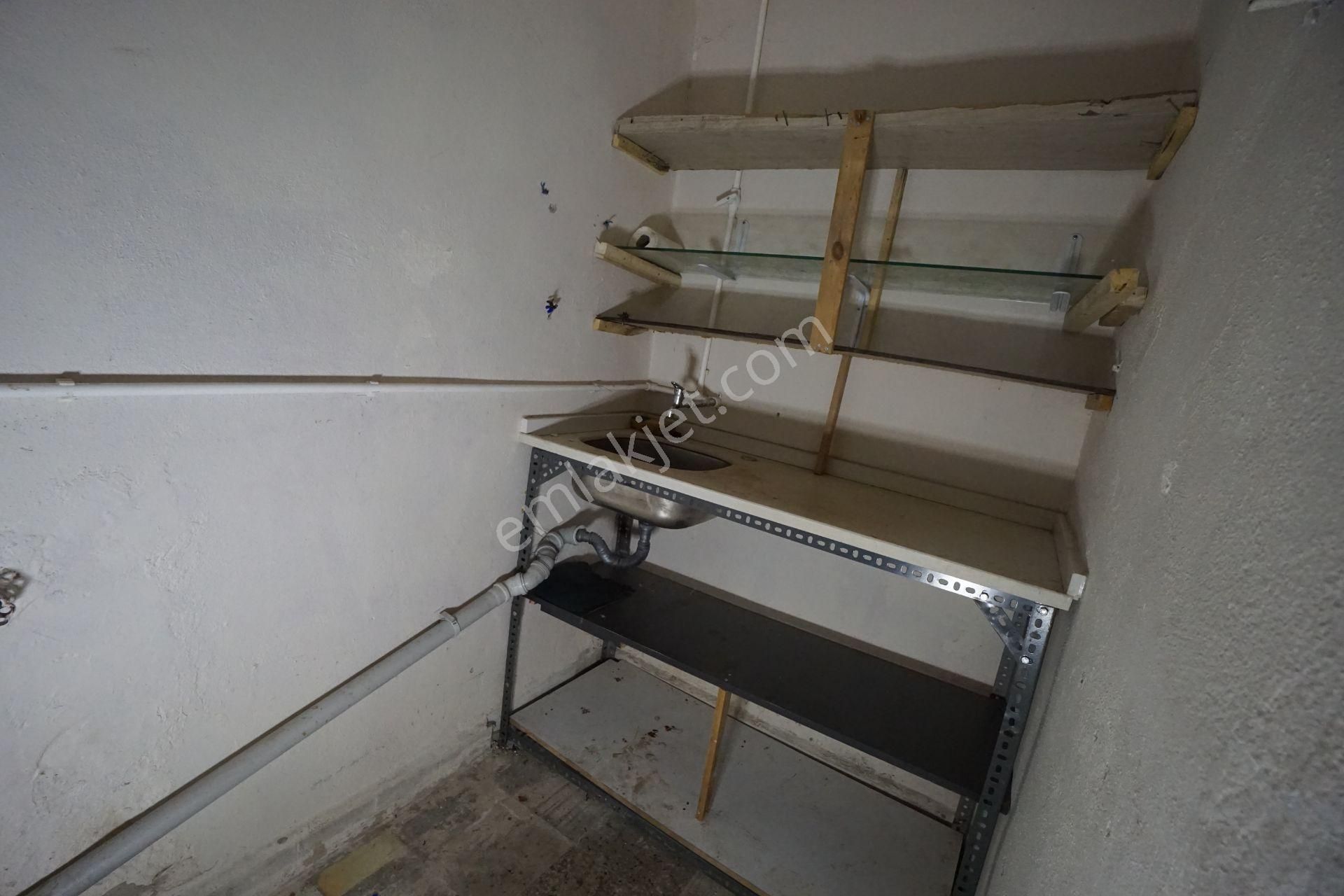 Meral R6114 Hürriyet Cd Girişli Geniş 250m2 Kiralık Depo İşyeri - Görsel 9