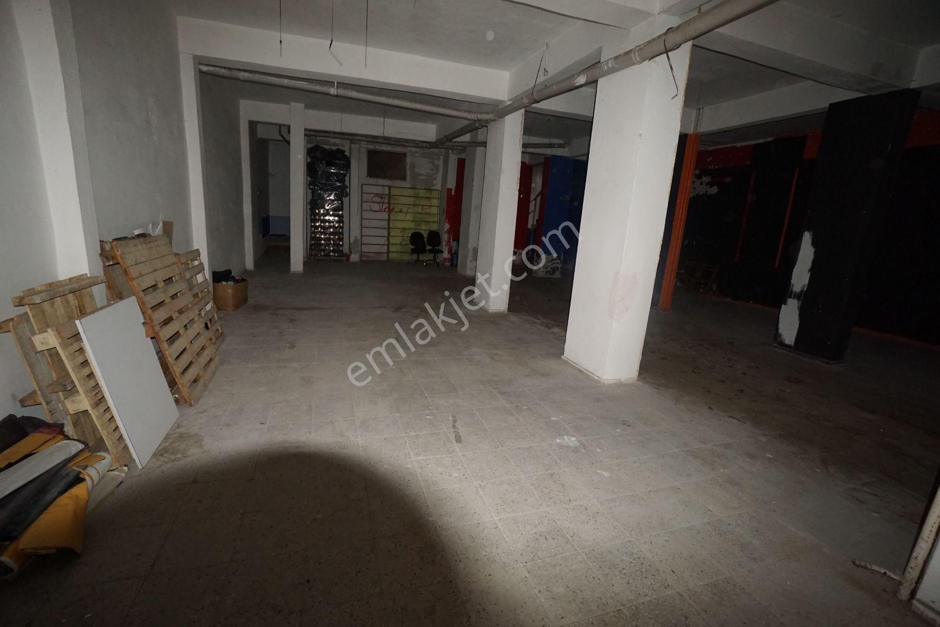 Meral R6114 Hürriyet Cd Girişli Geniş 250m2 Kiralık Depo İşyeri - Görsel 4