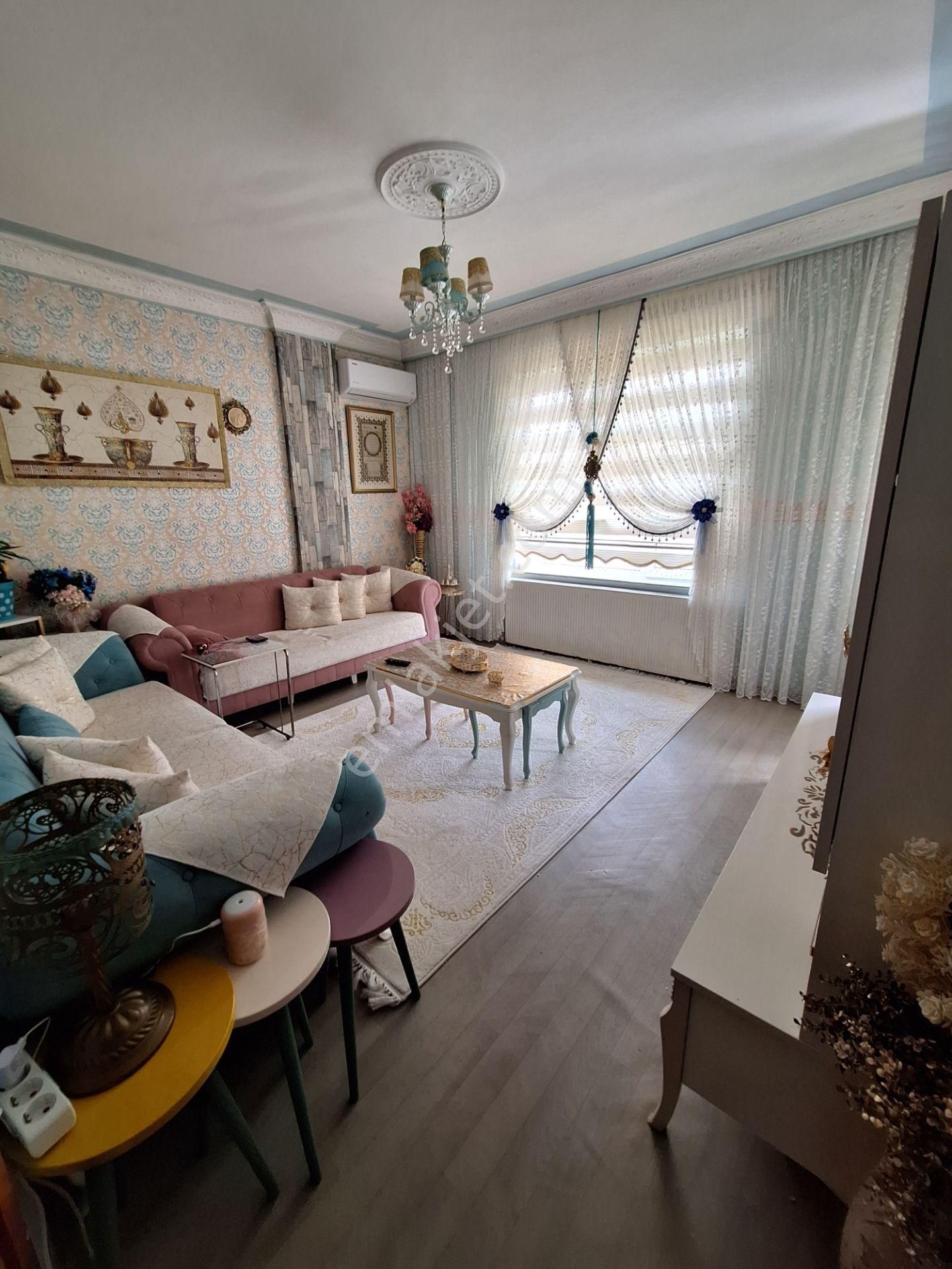 Hatun Gayrimenkul'den Satılık 3+1 Daire Arsa Payı 64m Merkez Dörtyol Işıklara Yakın