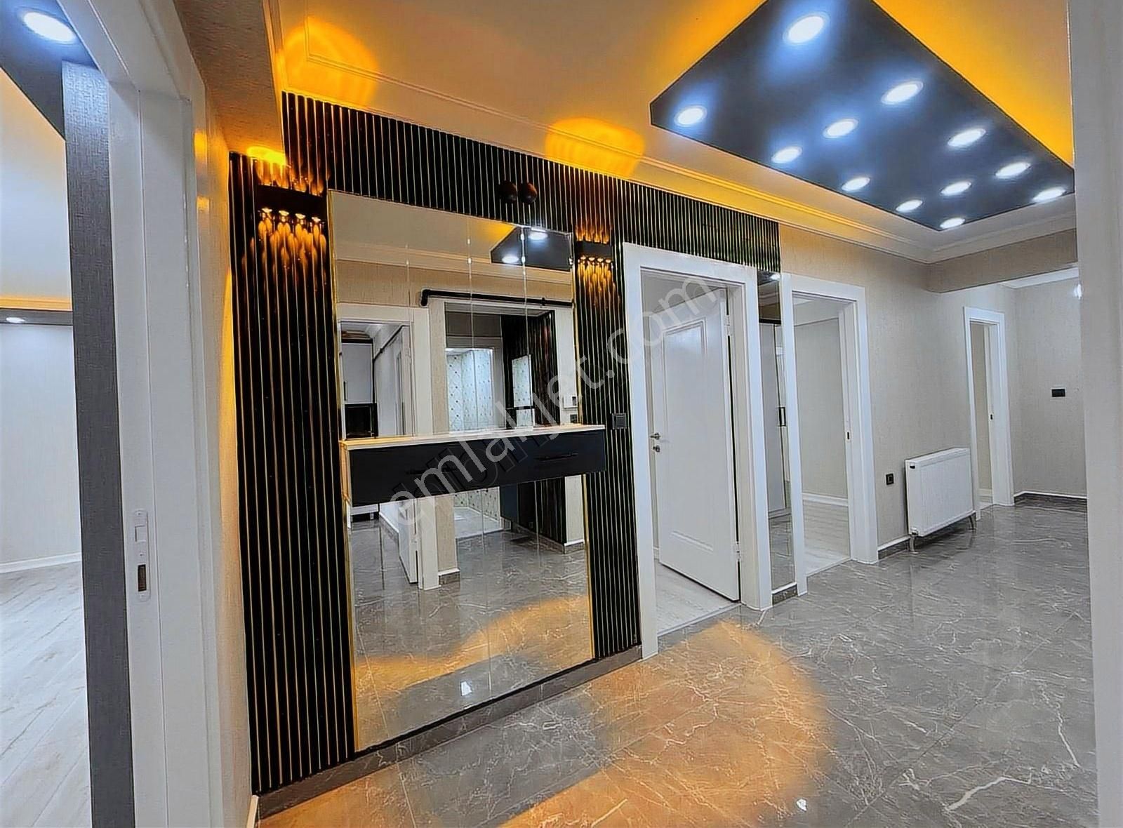 Uyaniş Metro Yakini 4+1 Cift Banyolu Lüx Yapili Kaçmaz Daire !!!
