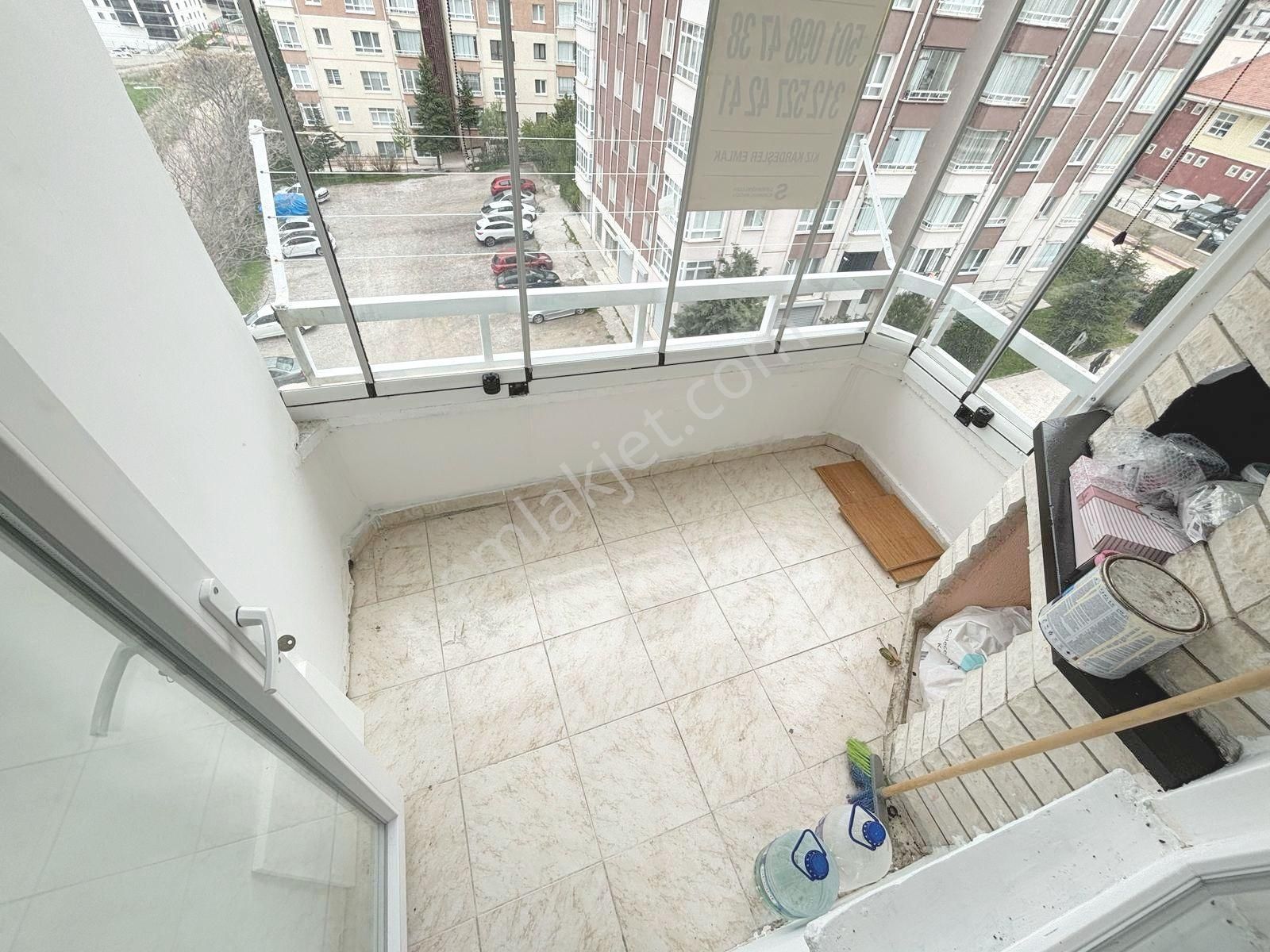 Barut Emlak__asansörlü 5. Katta 125m2 3+1 Site Dairesi