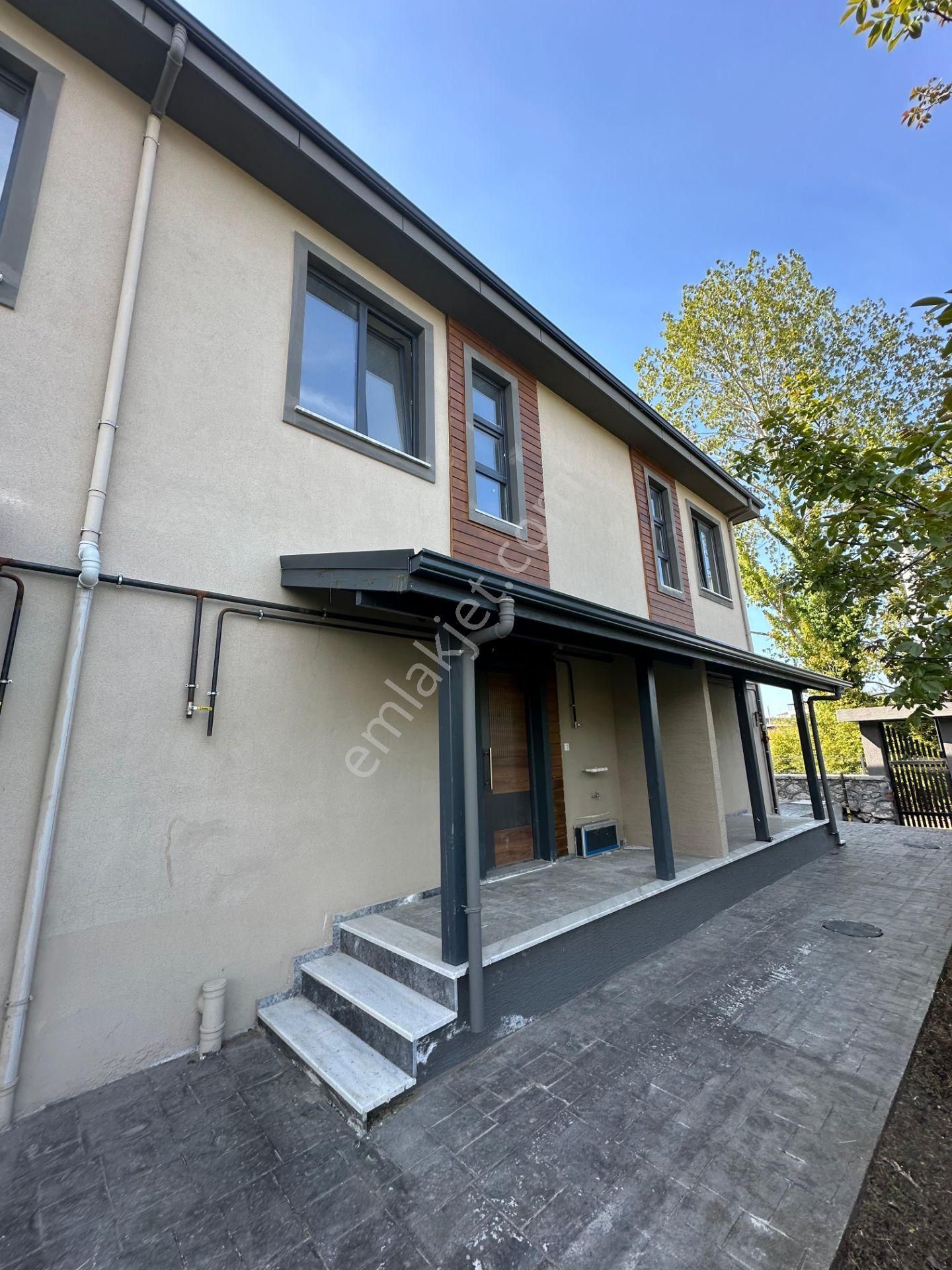 Turyap Sinan Varlık'tan Satılık Şömineli 2+1 Sıfır Dubleks Villa - Görsel 4