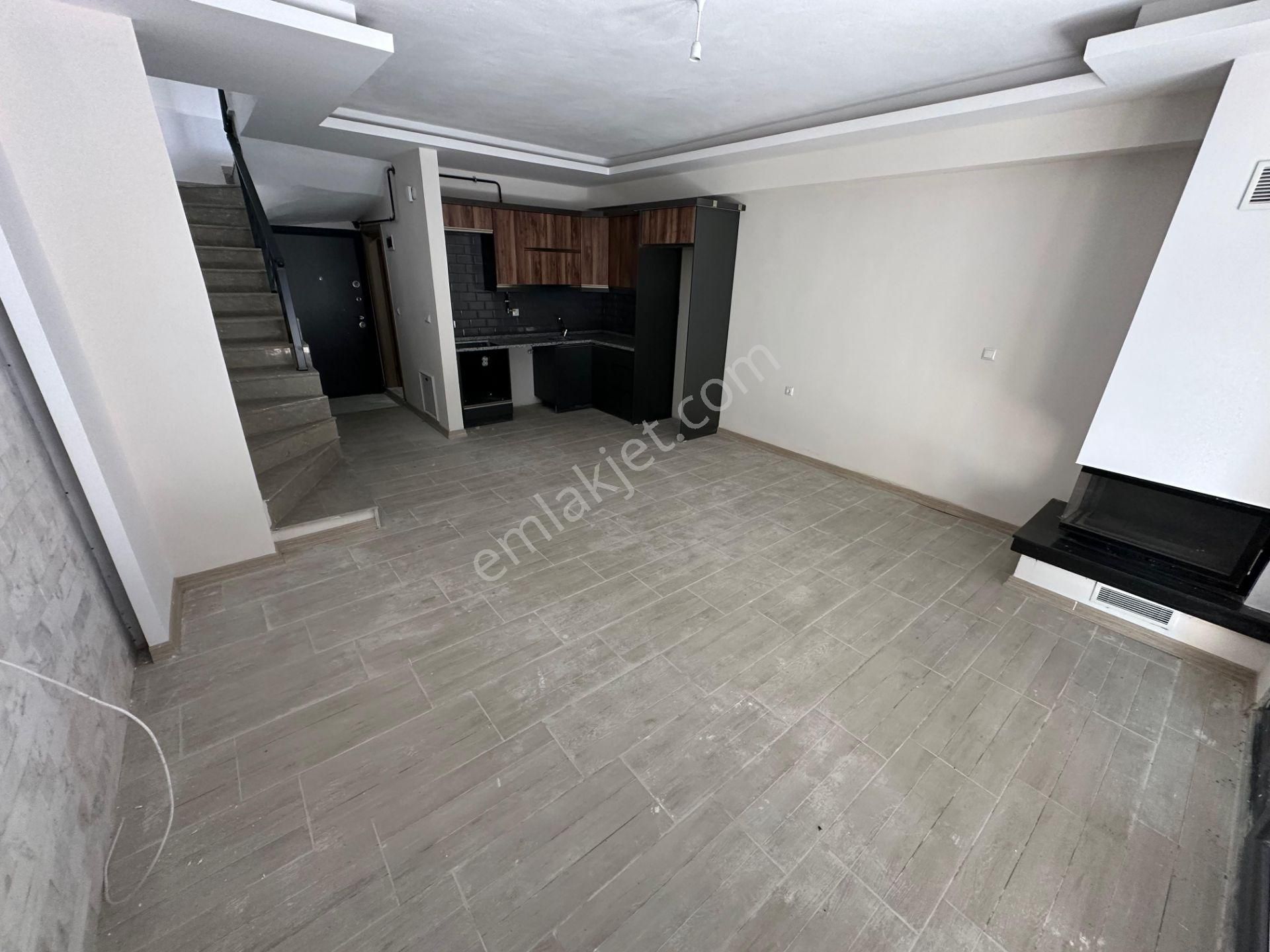 Turyap Sinan Varlık'tan Satılık Şömineli 2+1 Sıfır Dubleks Villa - Görsel 12