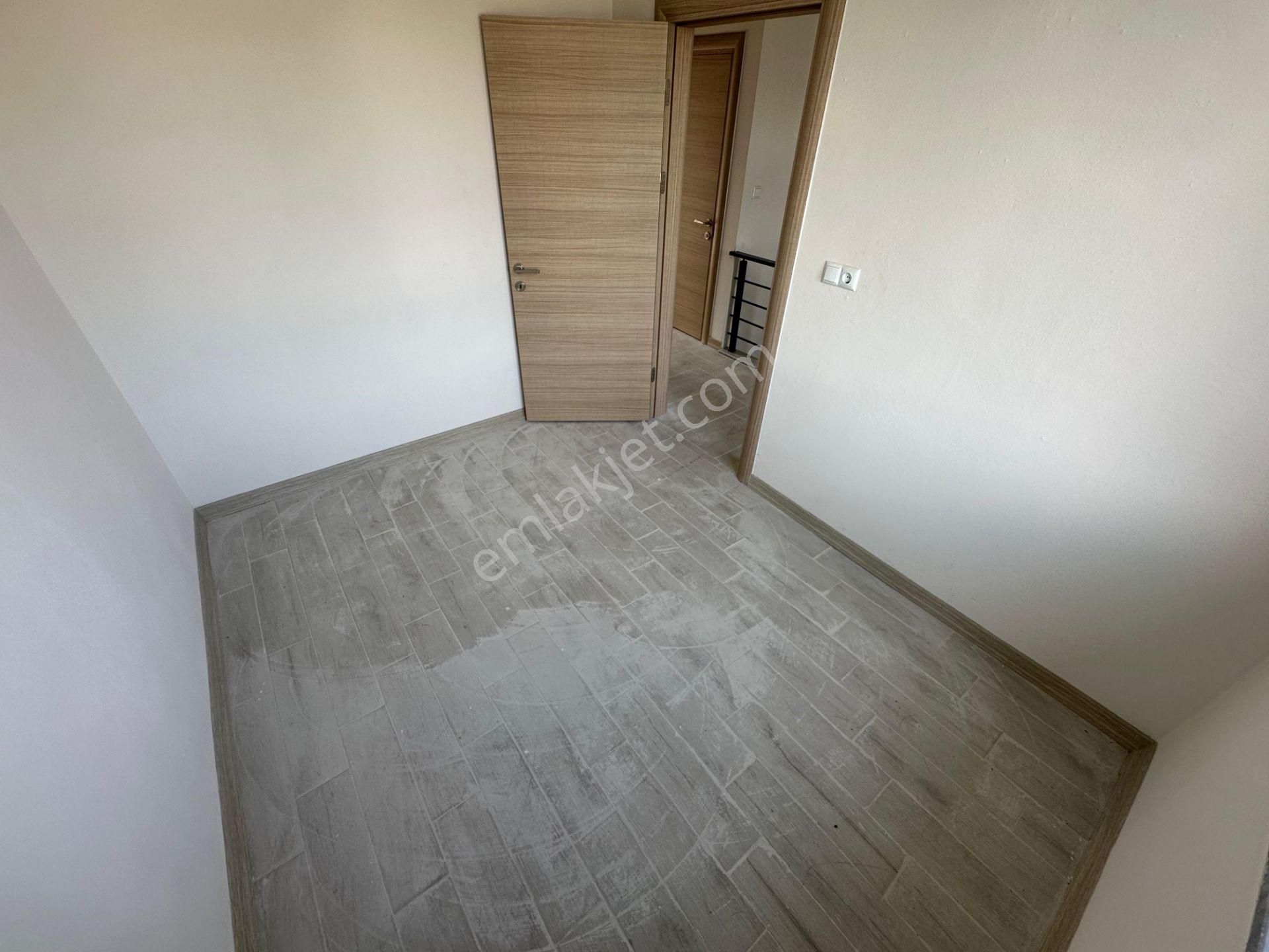 Turyap Sinan Varlık'tan Satılık Şömineli 2+1 Sıfır Dubleks Villa - Görsel 24