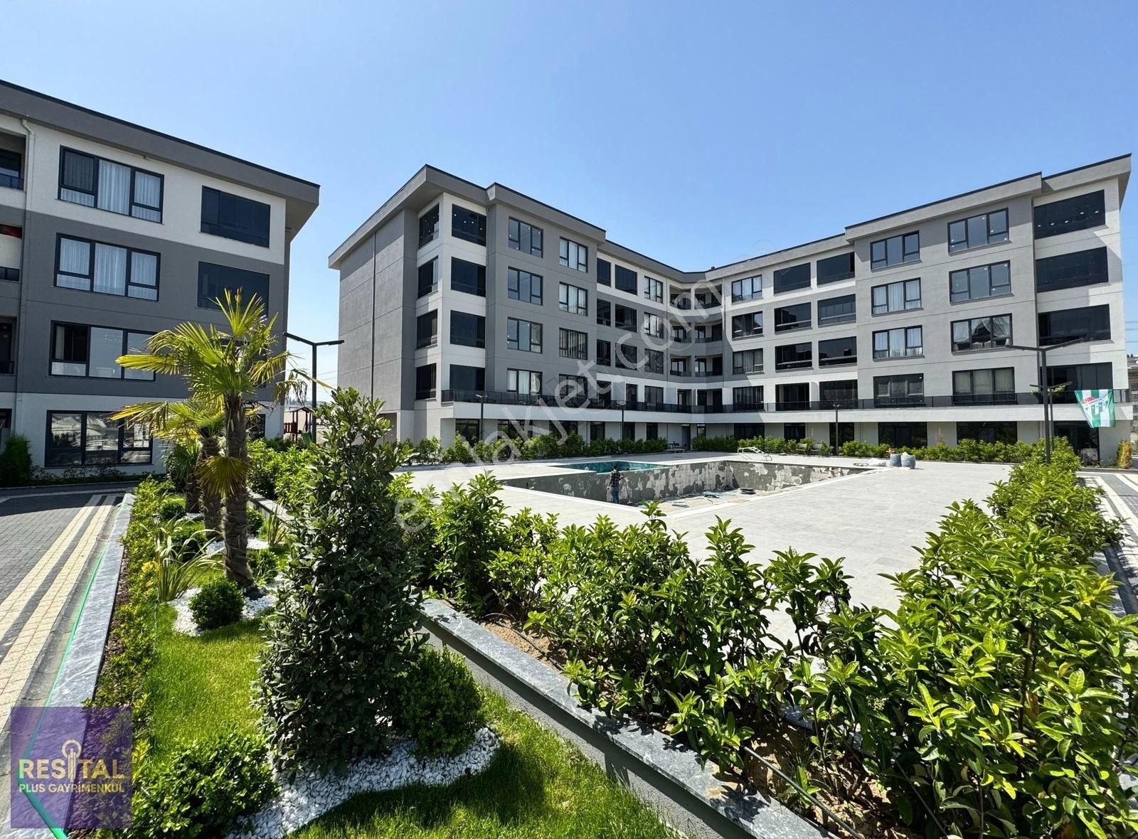 Balat Sembol Sitesi Satılık 2+1 Daire