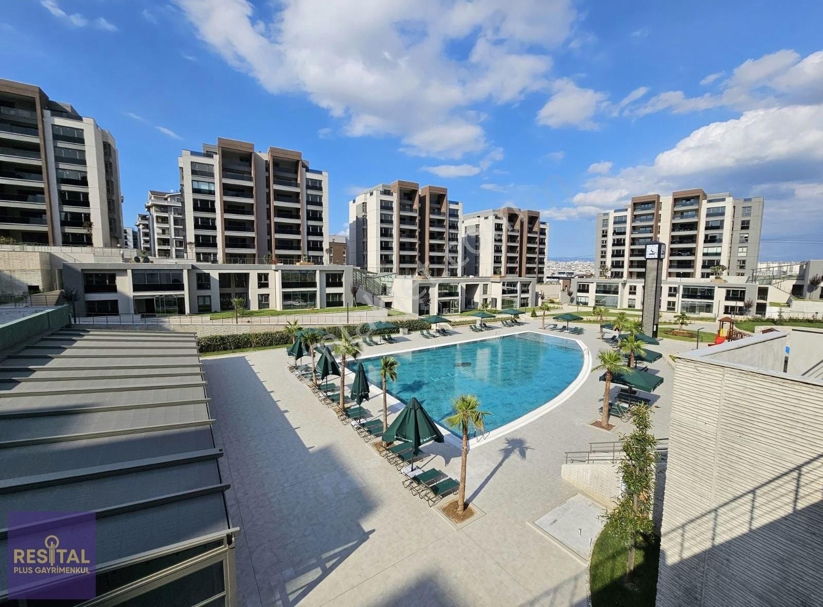 Balat Zümrüt Sitesi Satılık 5+1 Dubleks Daire