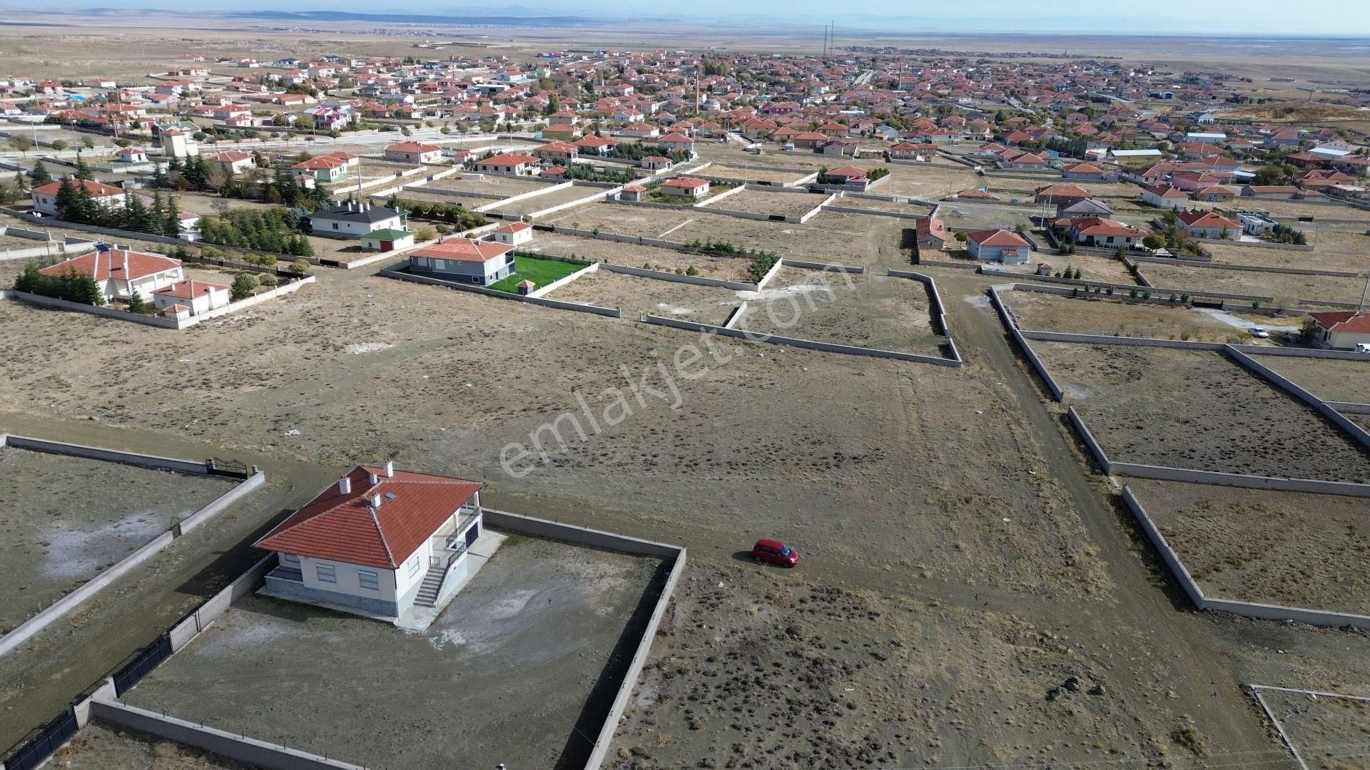 Konya / Kulu / Zincirlikuyu Mahallesinde 1.007 M2 Müstakil Tapulu Villa Arsası