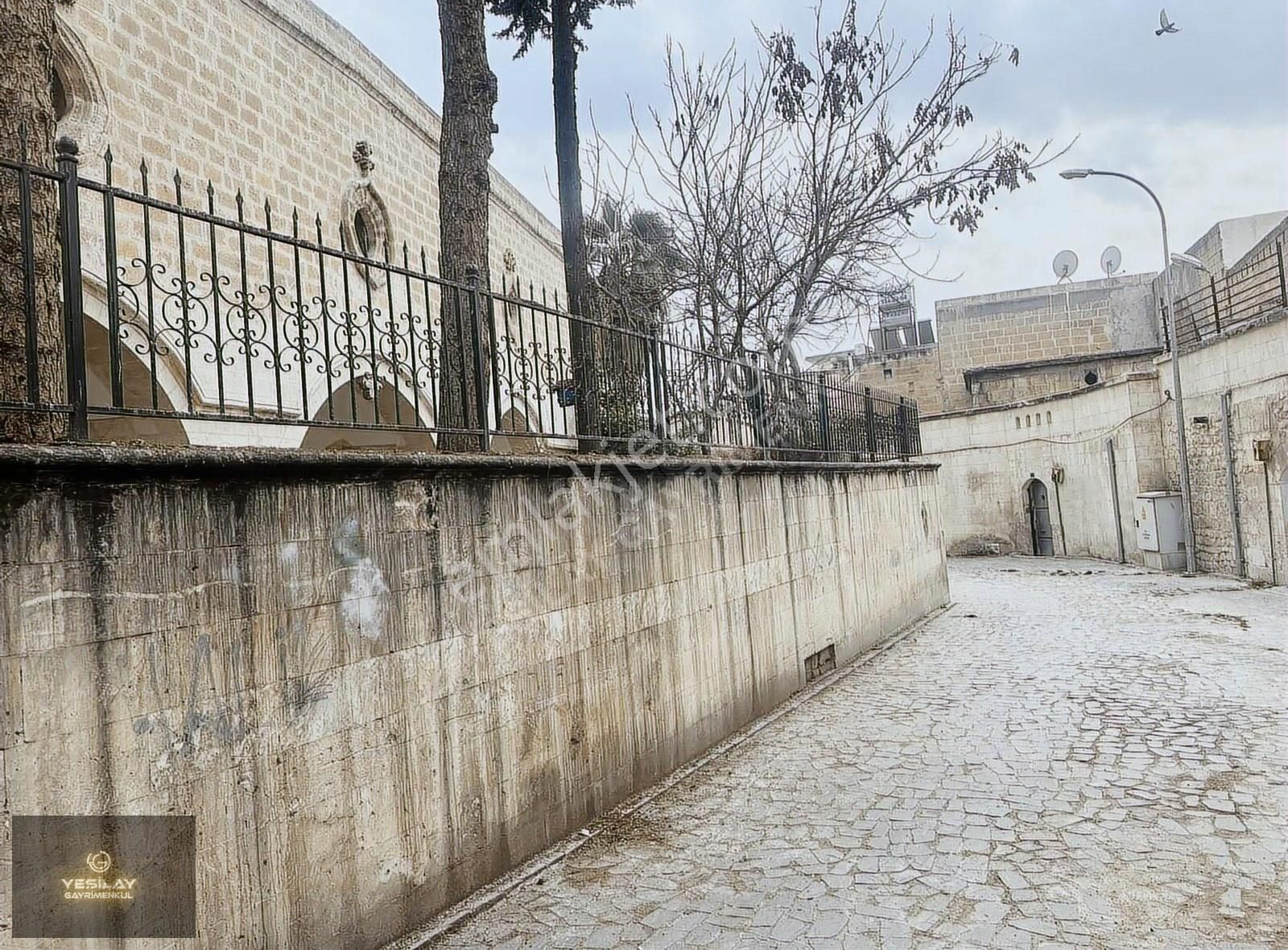 Yeşilay'dan Reji Kilisesi Yanında Satılık Tarihi Urfa Evi
