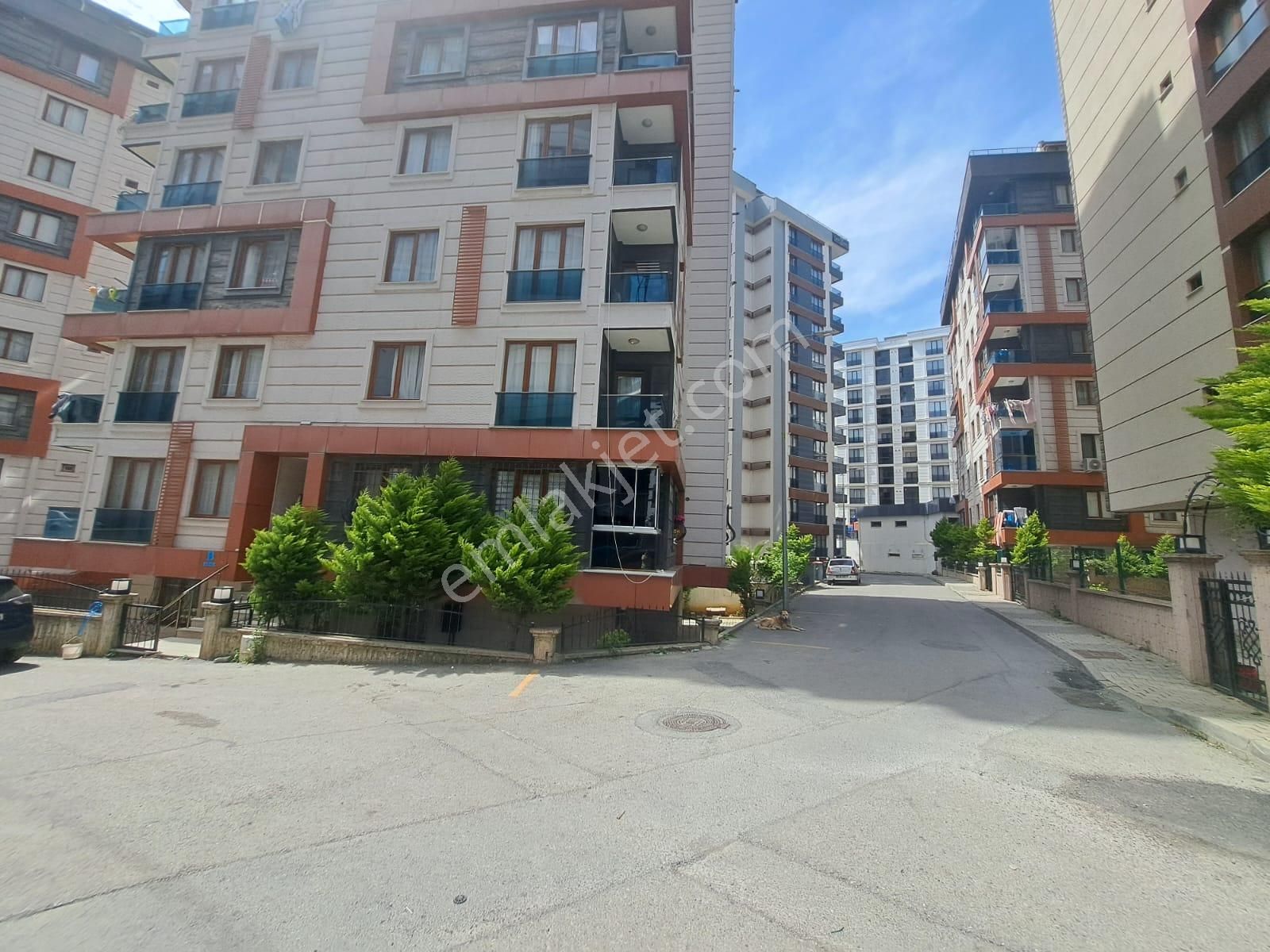 Çekmeköy Taşdelen Mah. 2+1 İskanlı, Açık Otoparklı ,2+1 ,85 M2
