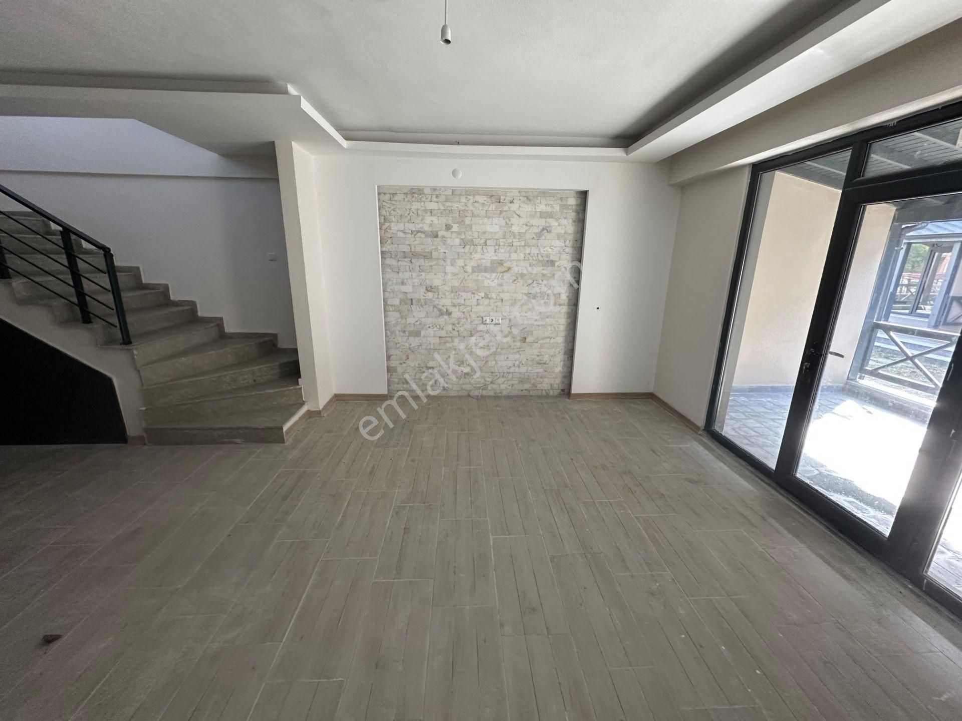 Turyap Sinan Varlık'tan Satılık Şömineli 2+1 Sıfır Dubleks Villa - Görsel 9