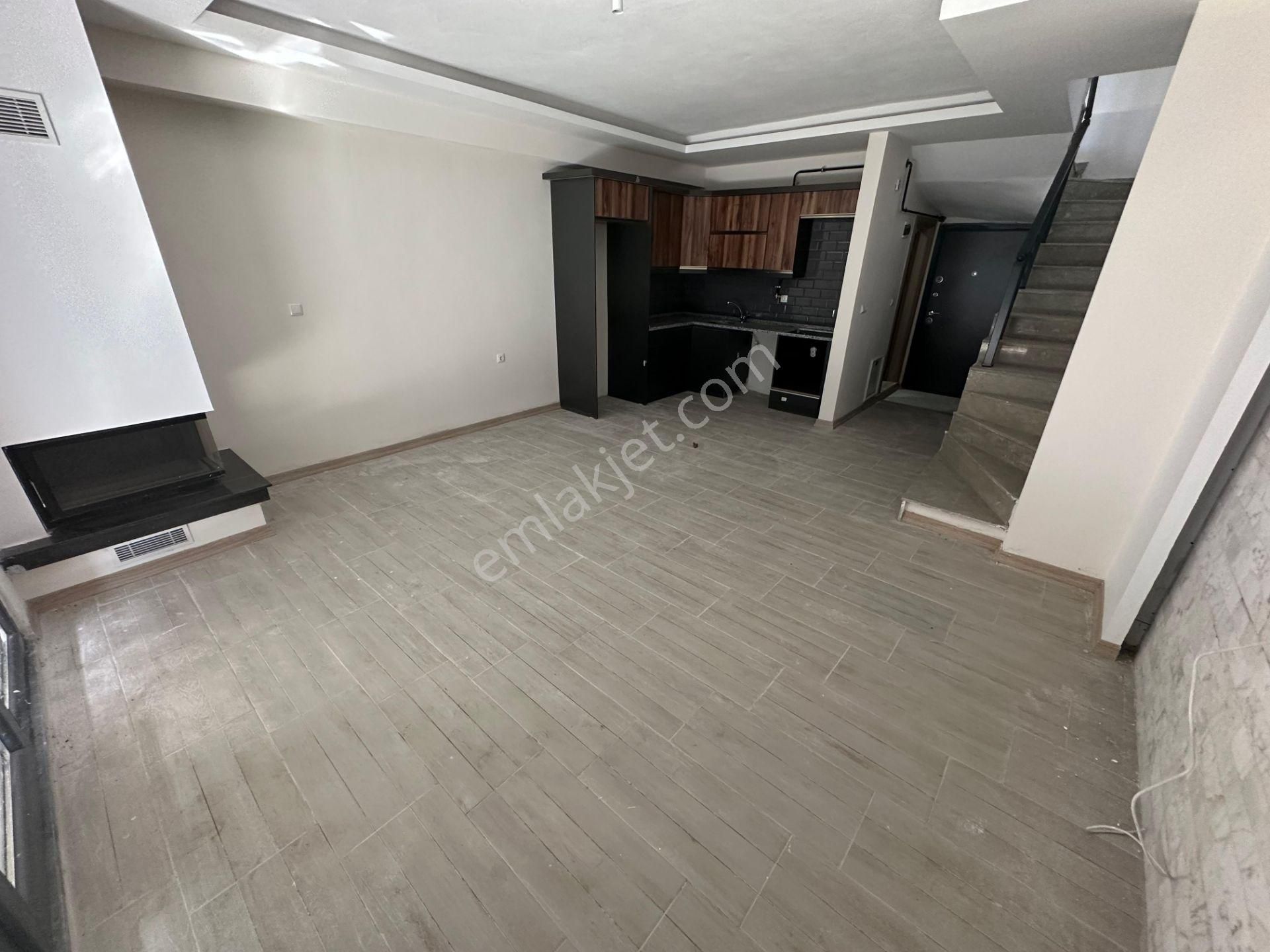 Turyap Sinan Varlık'tan Satılık Şömineli 2+1 Sıfır Dubleks Villa - Görsel 8