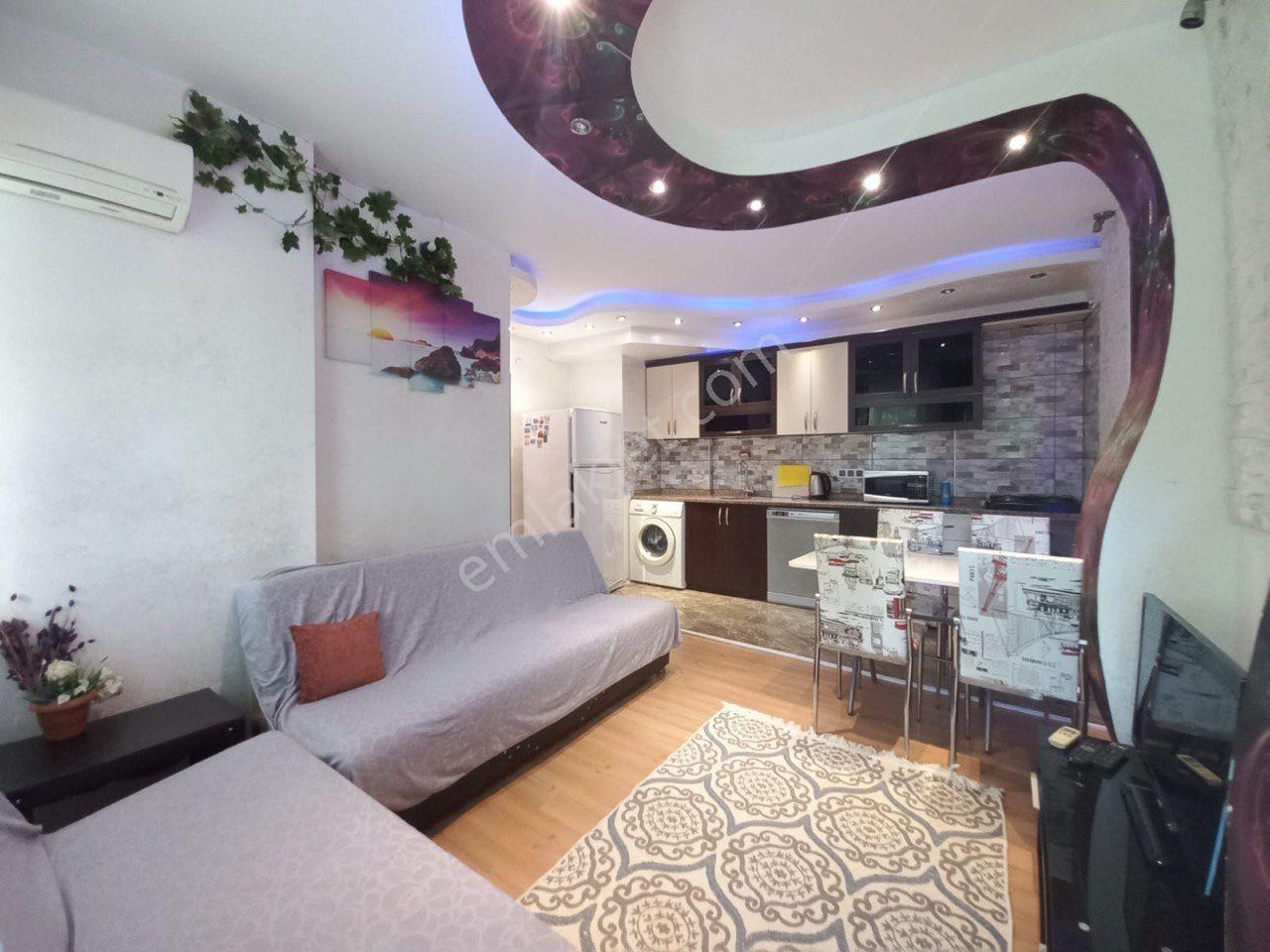 Atlas Sitesinde Geniş Balkonlu Eşyalı Jakuzili Kiralık 1+1 Daire