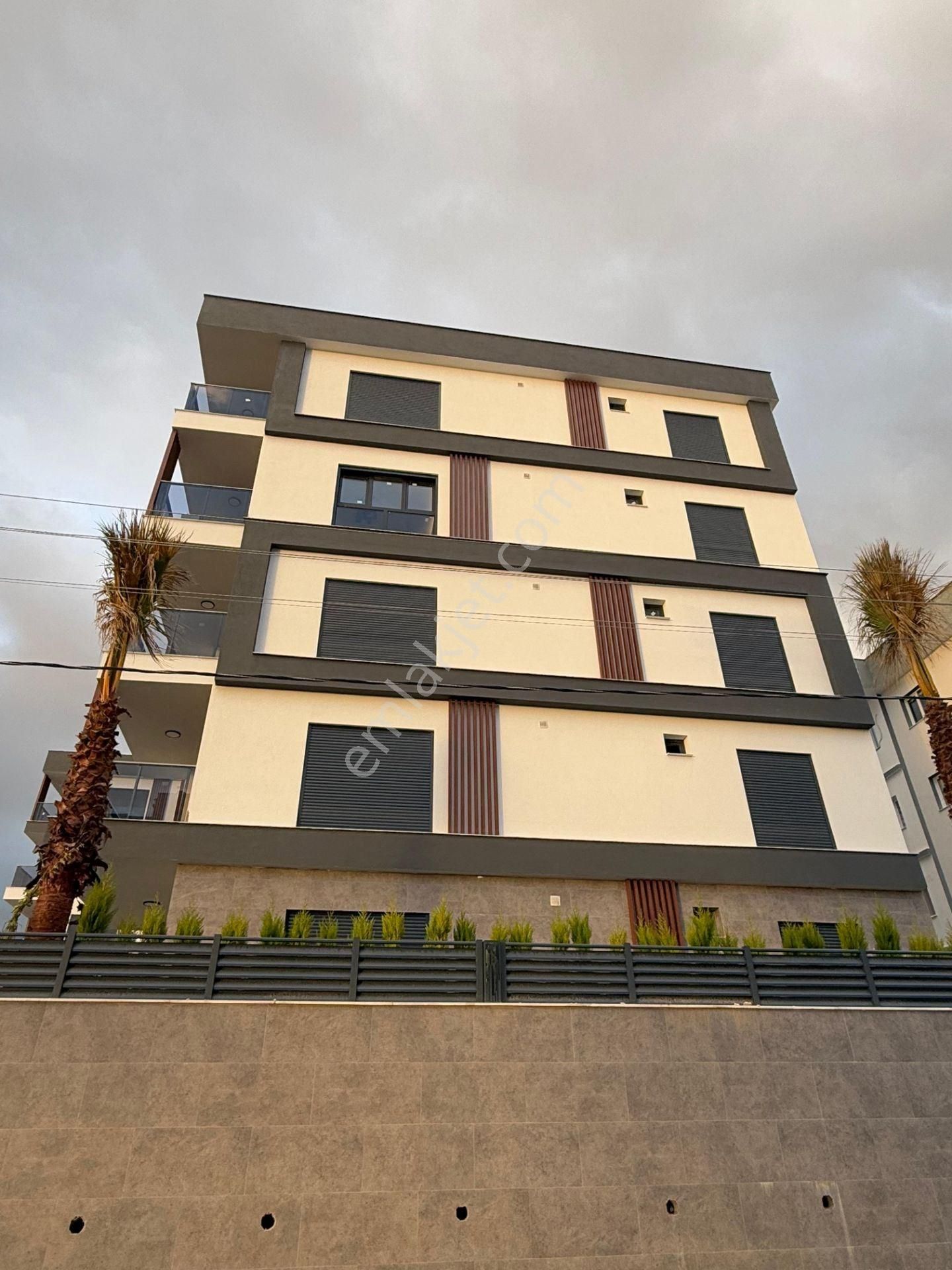 Kuşadası Ata Mahallesinde Konforlu Geniş Yeni Daireler - Görsel 15