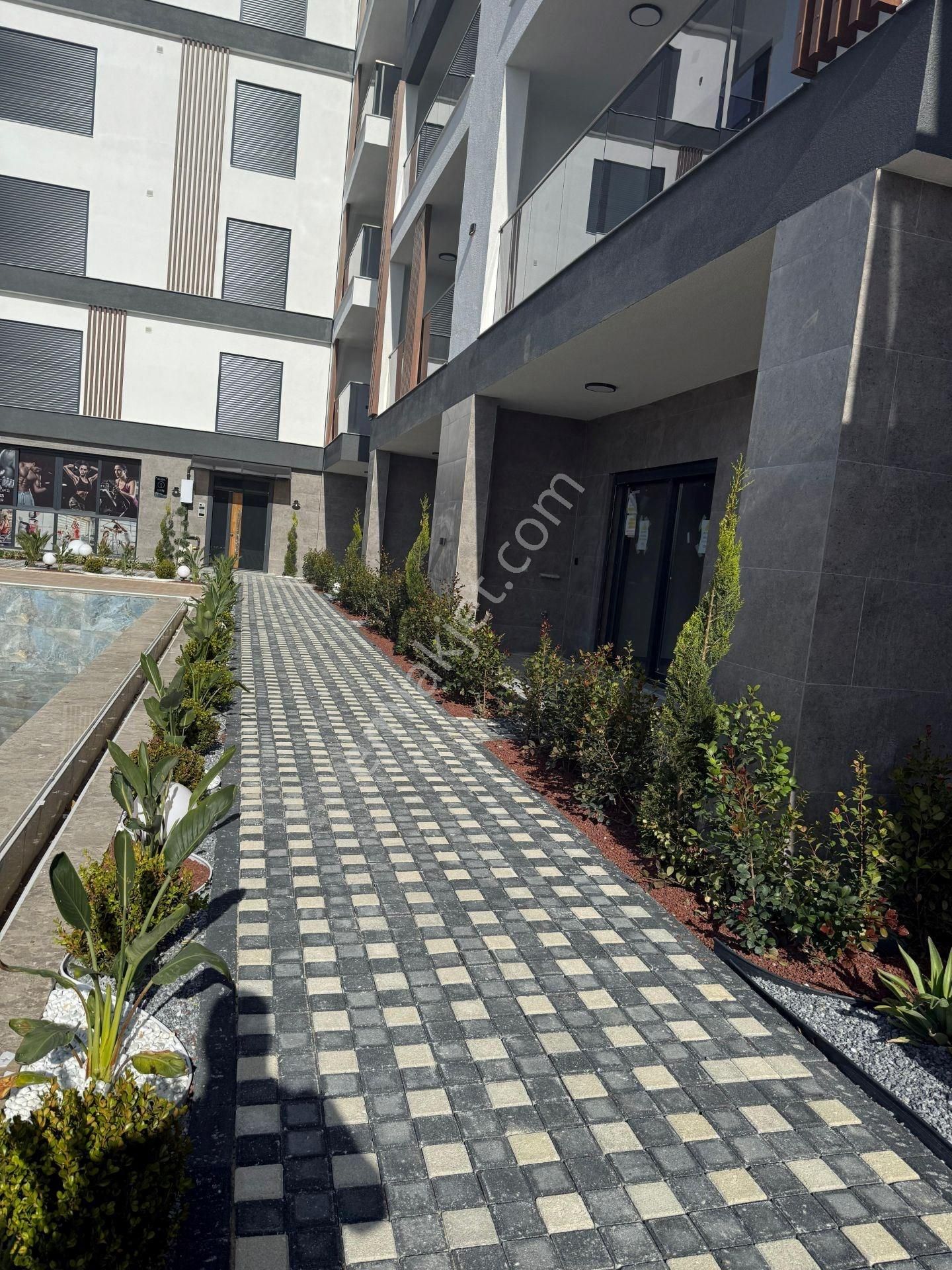 Kuşadası Ata Mahallesinde Konforlu Geniş Yeni Daireler - Görsel 21