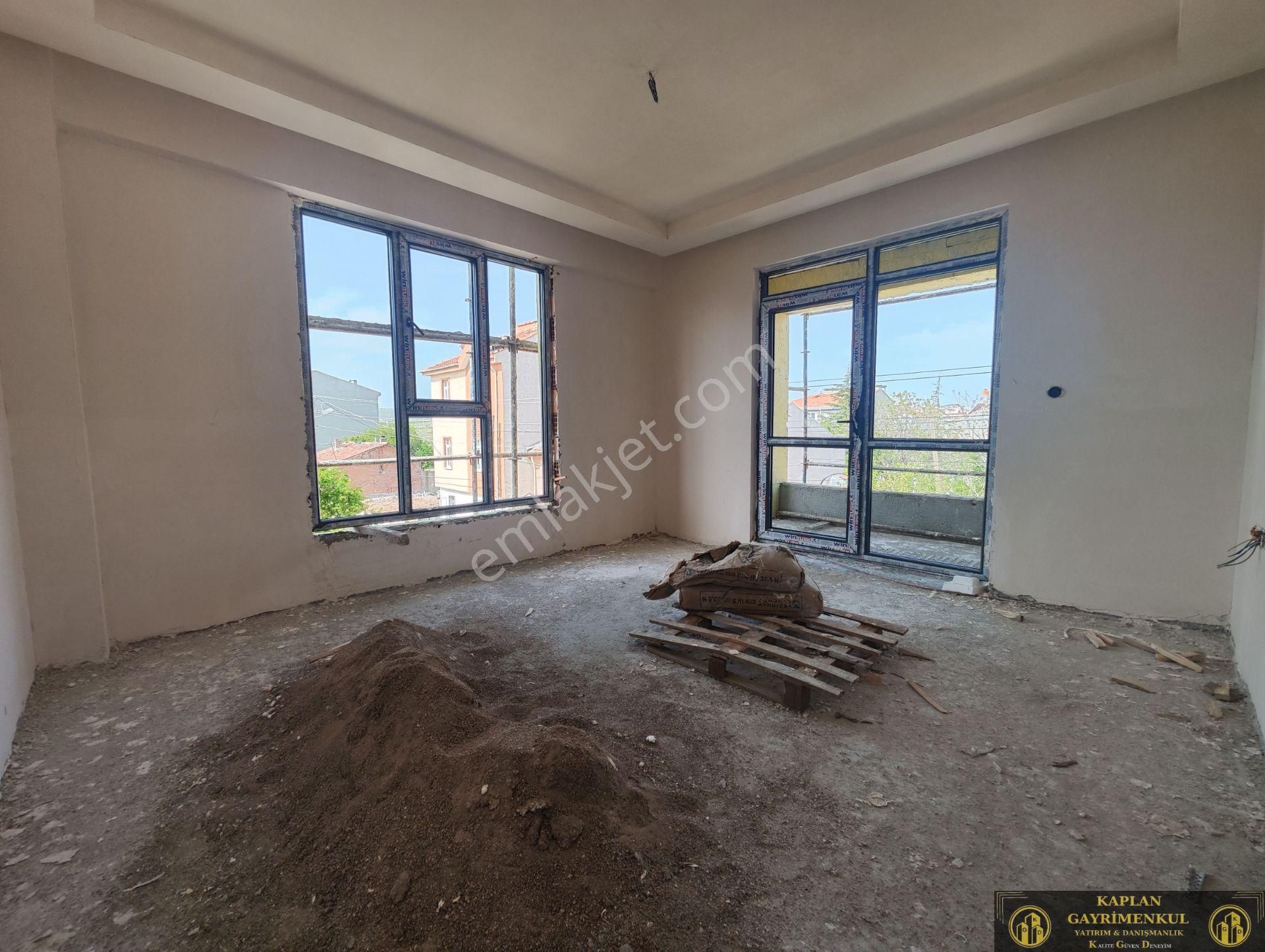 Kaplan Gayrimenkul’den 71 Mah. Kafkas Cad. Yakını 2+0 60 M² Satılık Daireler