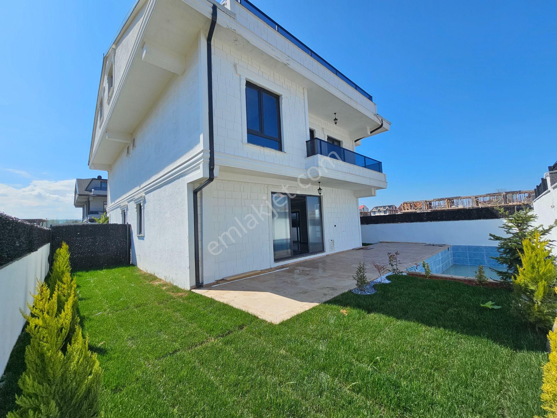 5+1 Müstakil Havuzlu , Saunalı , Yerden Isımalı Satılık Villa