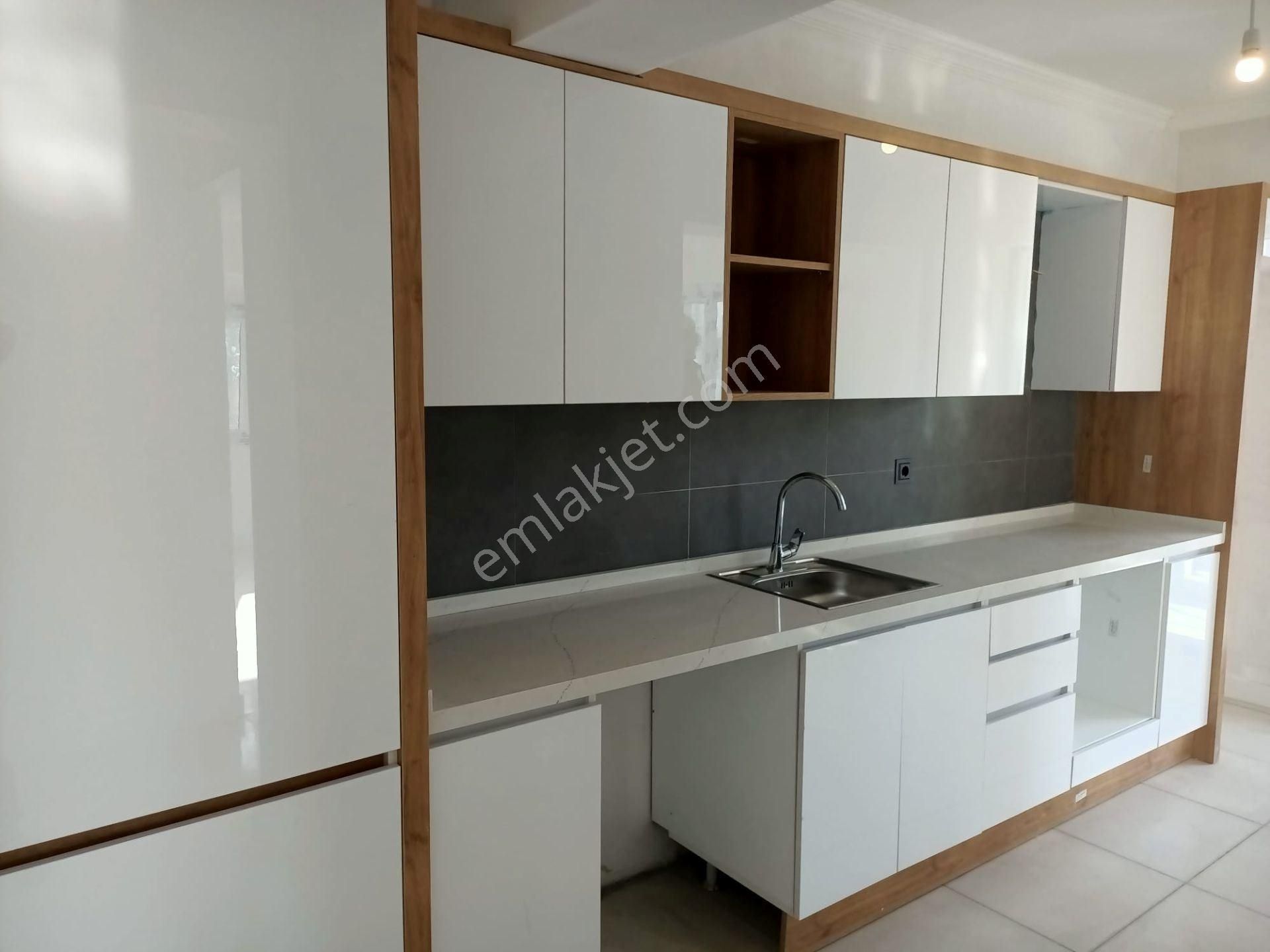 Lokasyon Ve Konforuyla Öne Çıkan Havuzmanzaralı 1+1 Fırsat Daire - Görsel 13