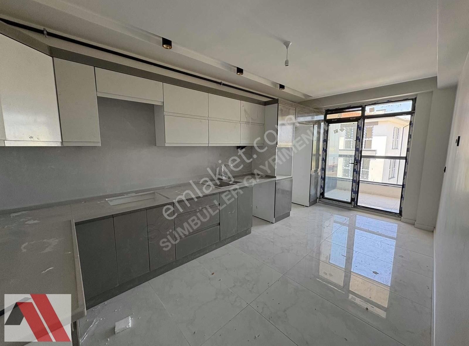 Sümbüller'den Köşe Konumda Ö. Garajlı Manzaralı Modern Lüx 3+1