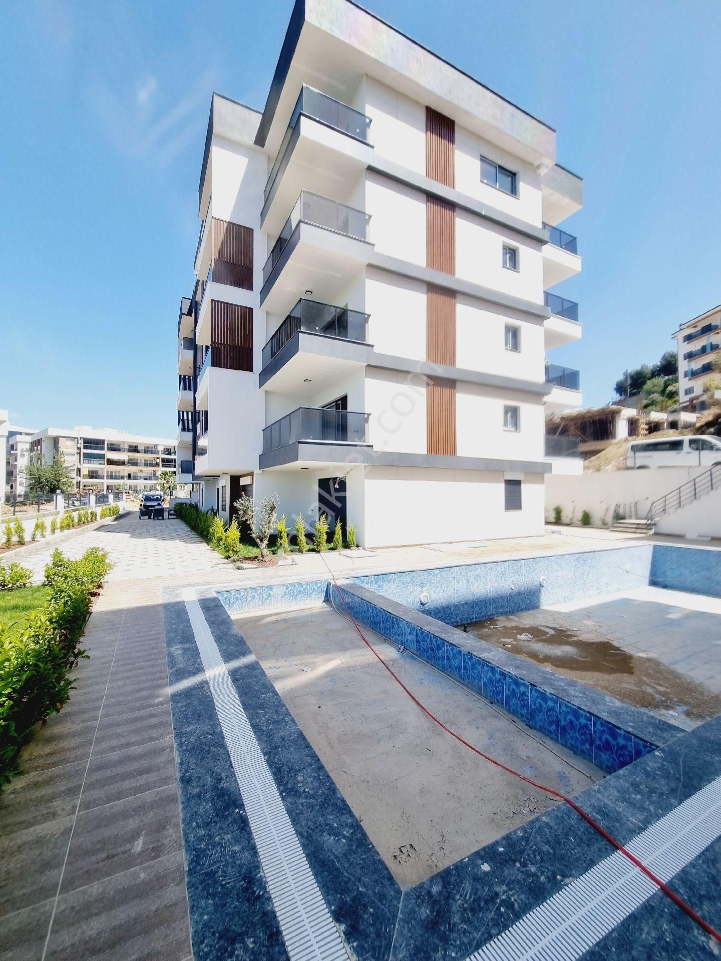 Kuşadası Degırmenderede Manzaralı Sıfır 2+1 Daıre