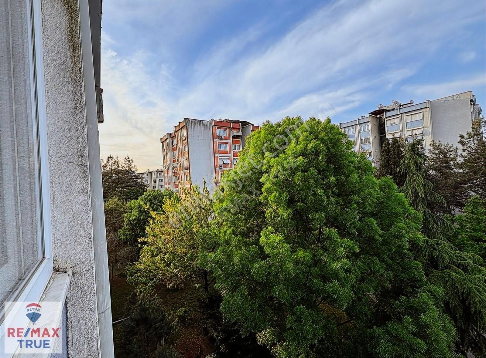 Y.kaptan'da Sağlık Ocağına Cephe,satılık Bakımlı 2+1 Daire (acil